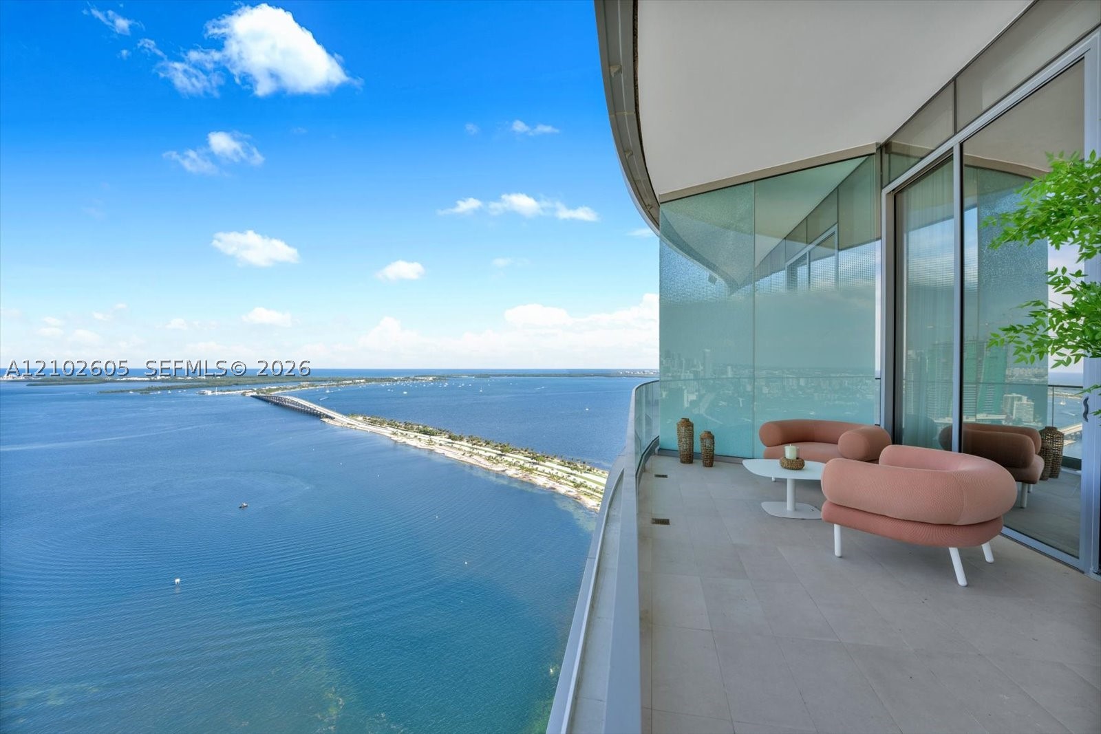 image Una Residences11