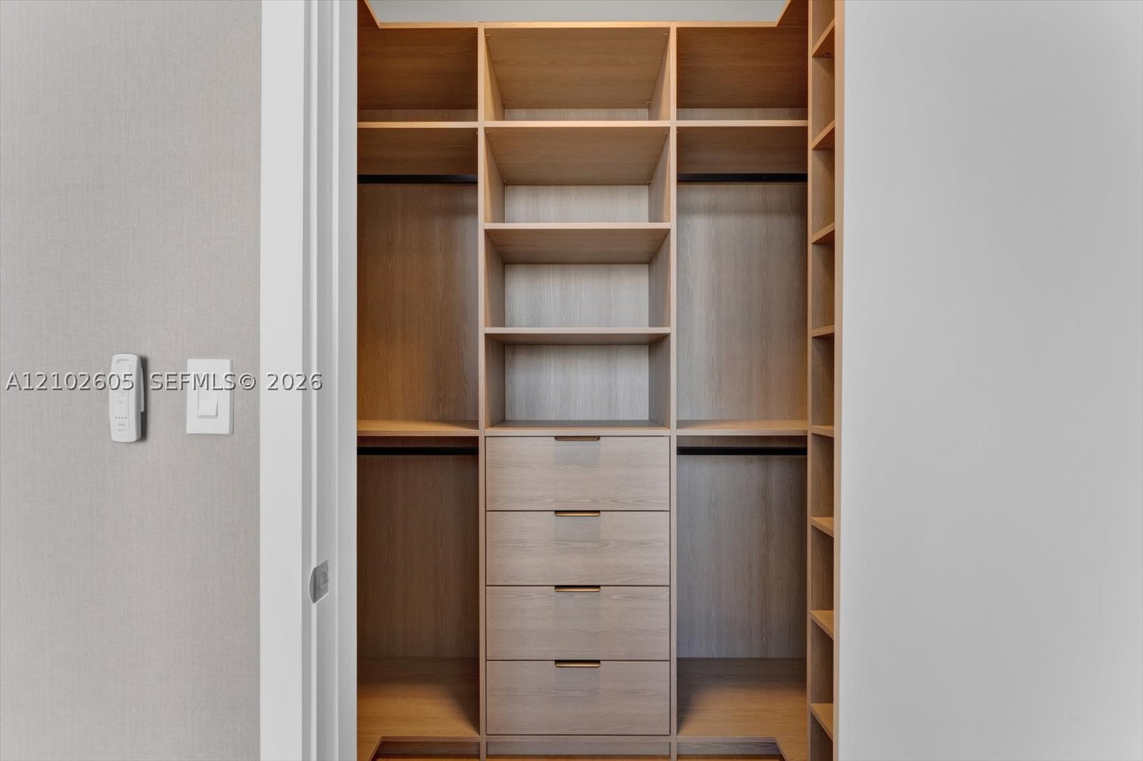 image Una Residences23