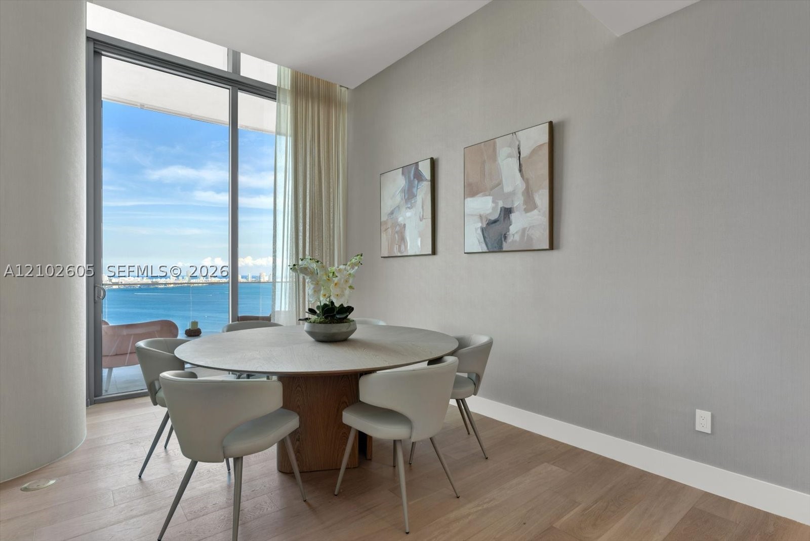 image Una Residences3