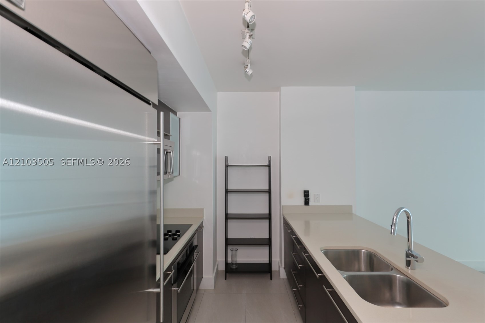 image 500 Brickell East11