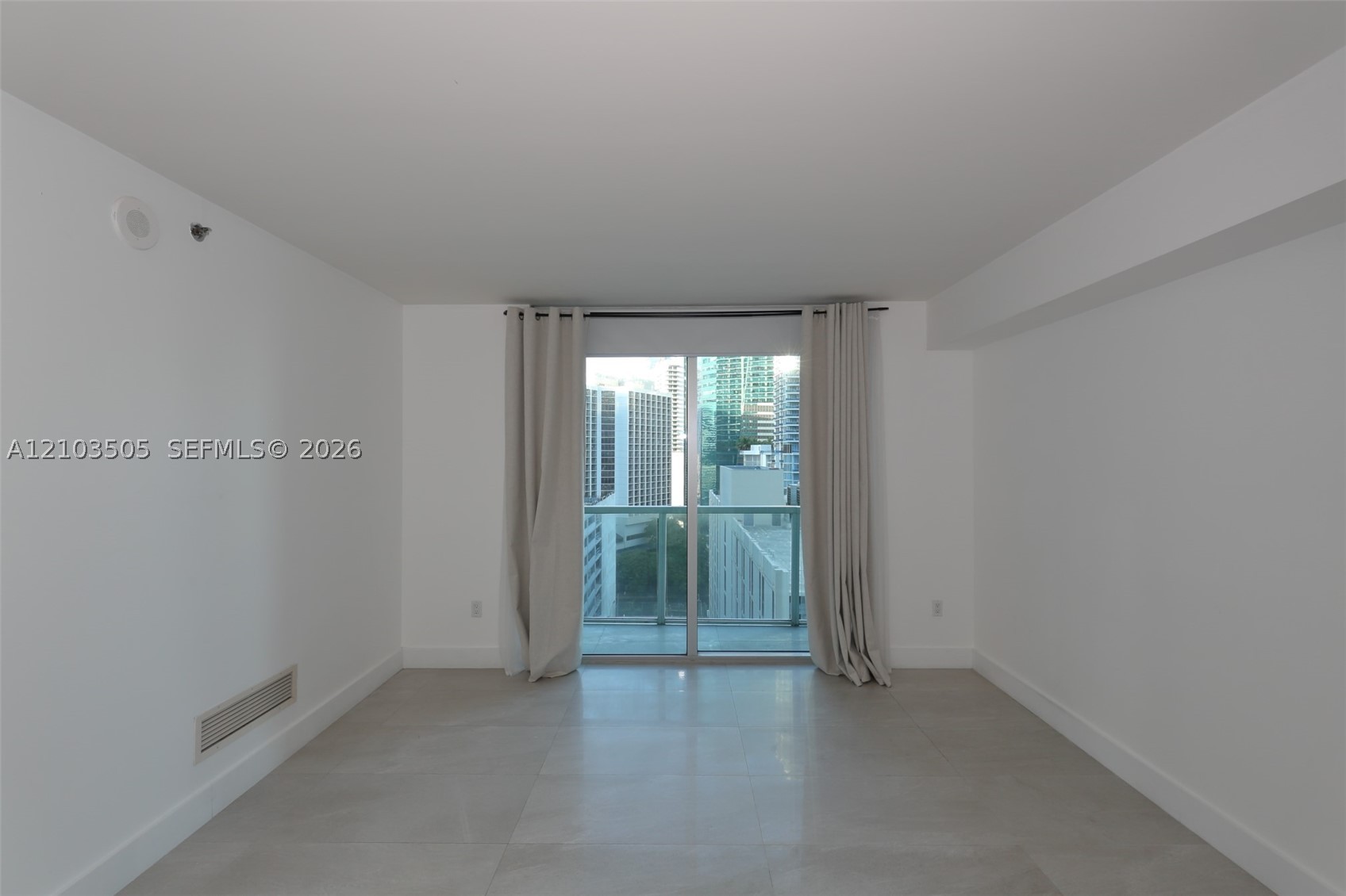 image 500 Brickell East12