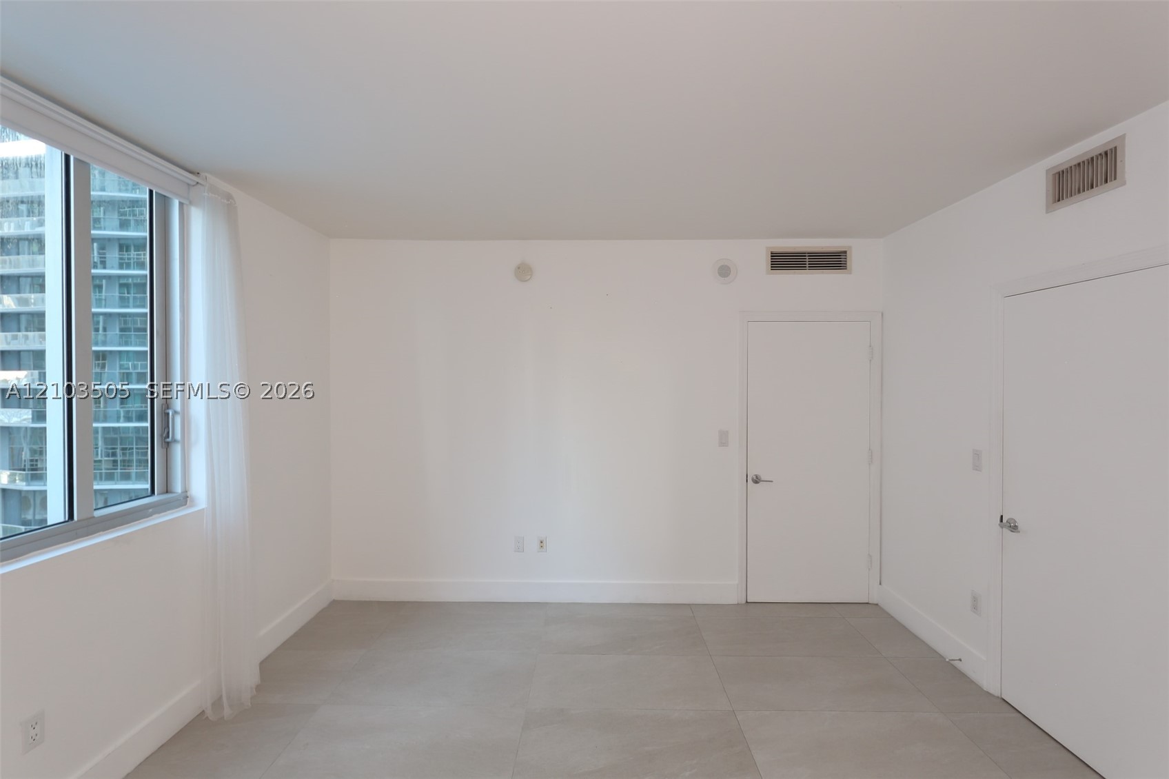 image 500 Brickell East19