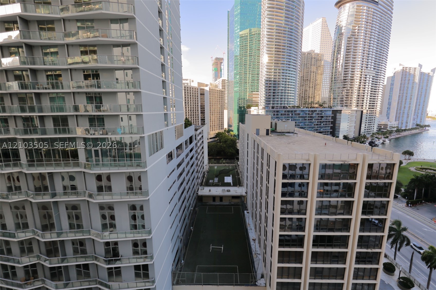 image 500 Brickell East7