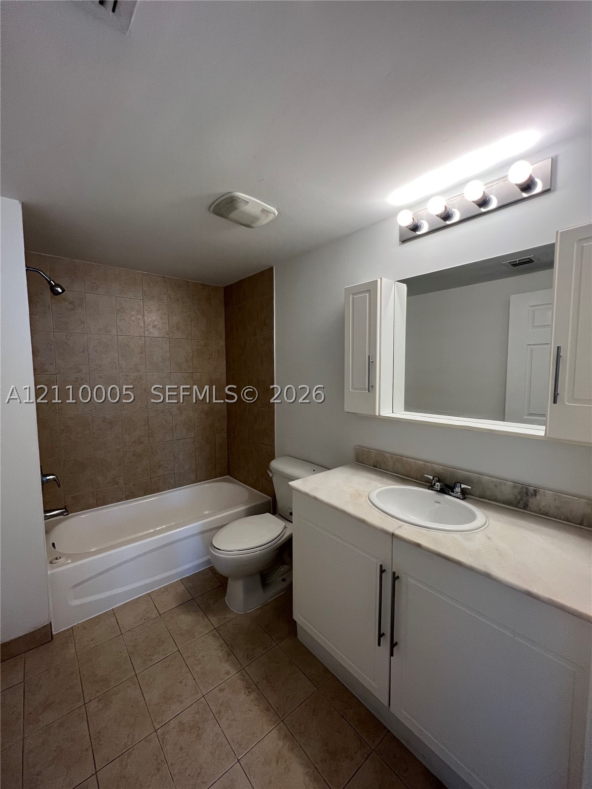 image 1800 Biscayne Plaza11