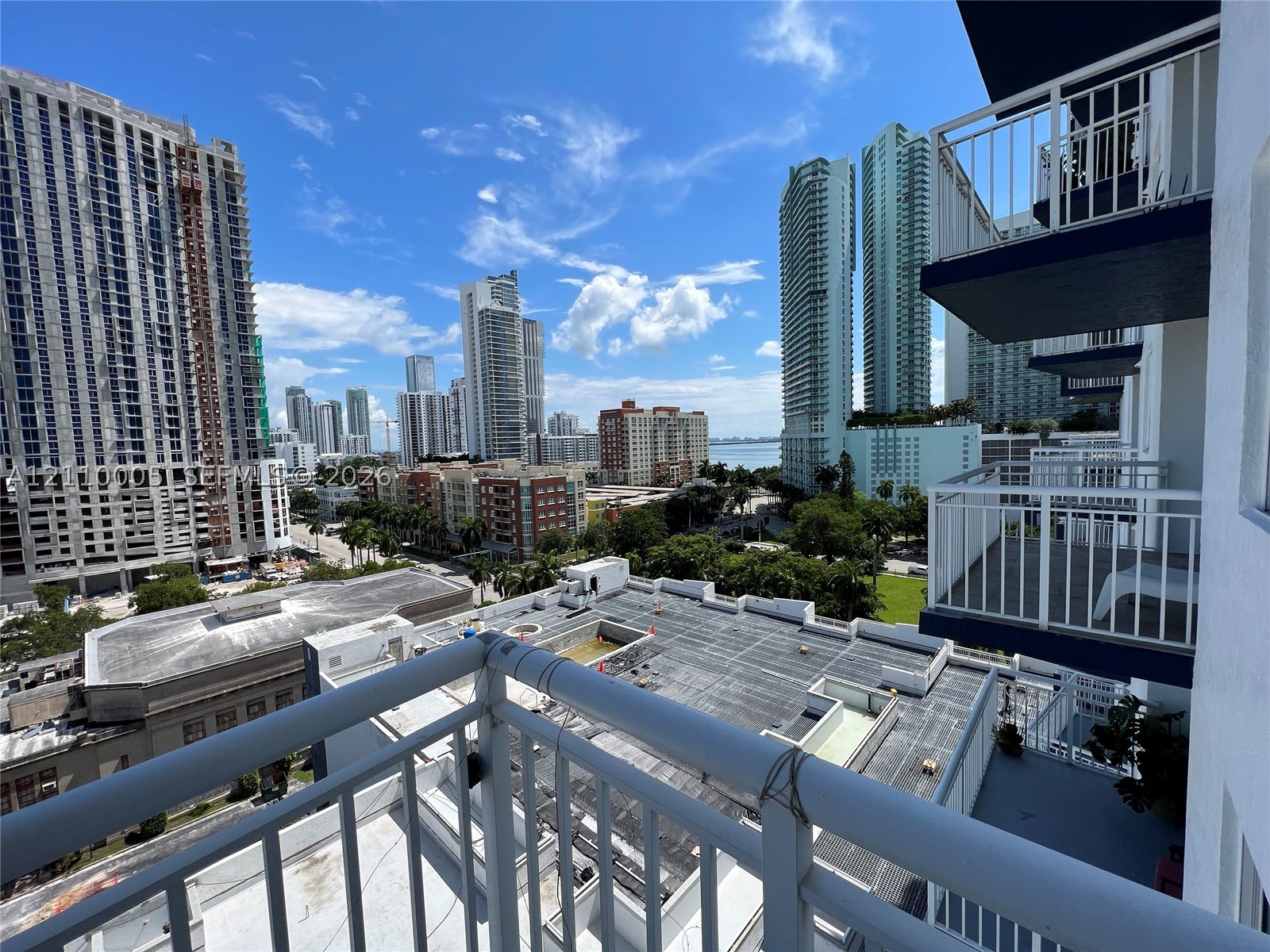 image 1800 Biscayne Plaza1