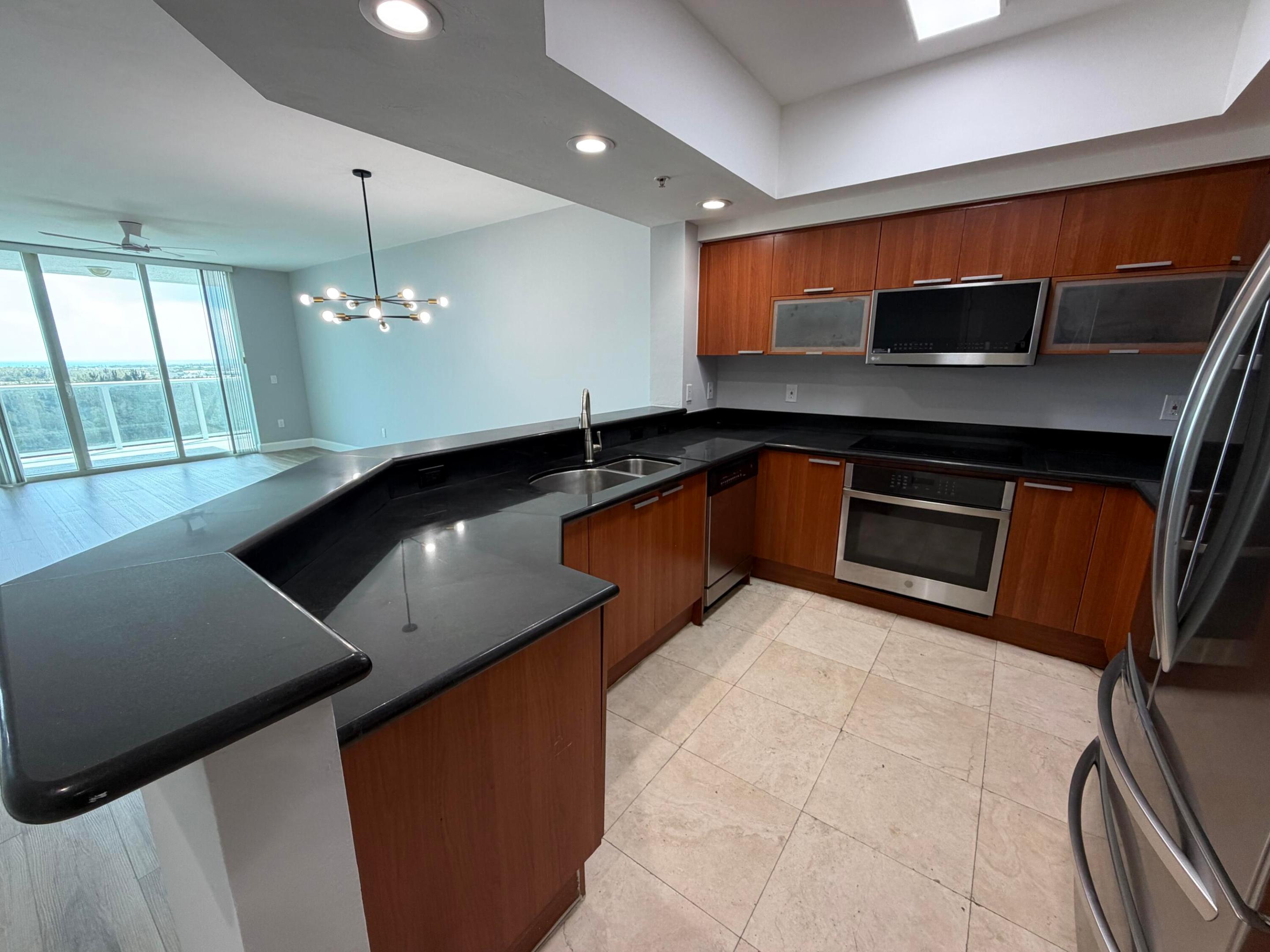 15051 Royal Oaks #1603 North Miami, FL 33181