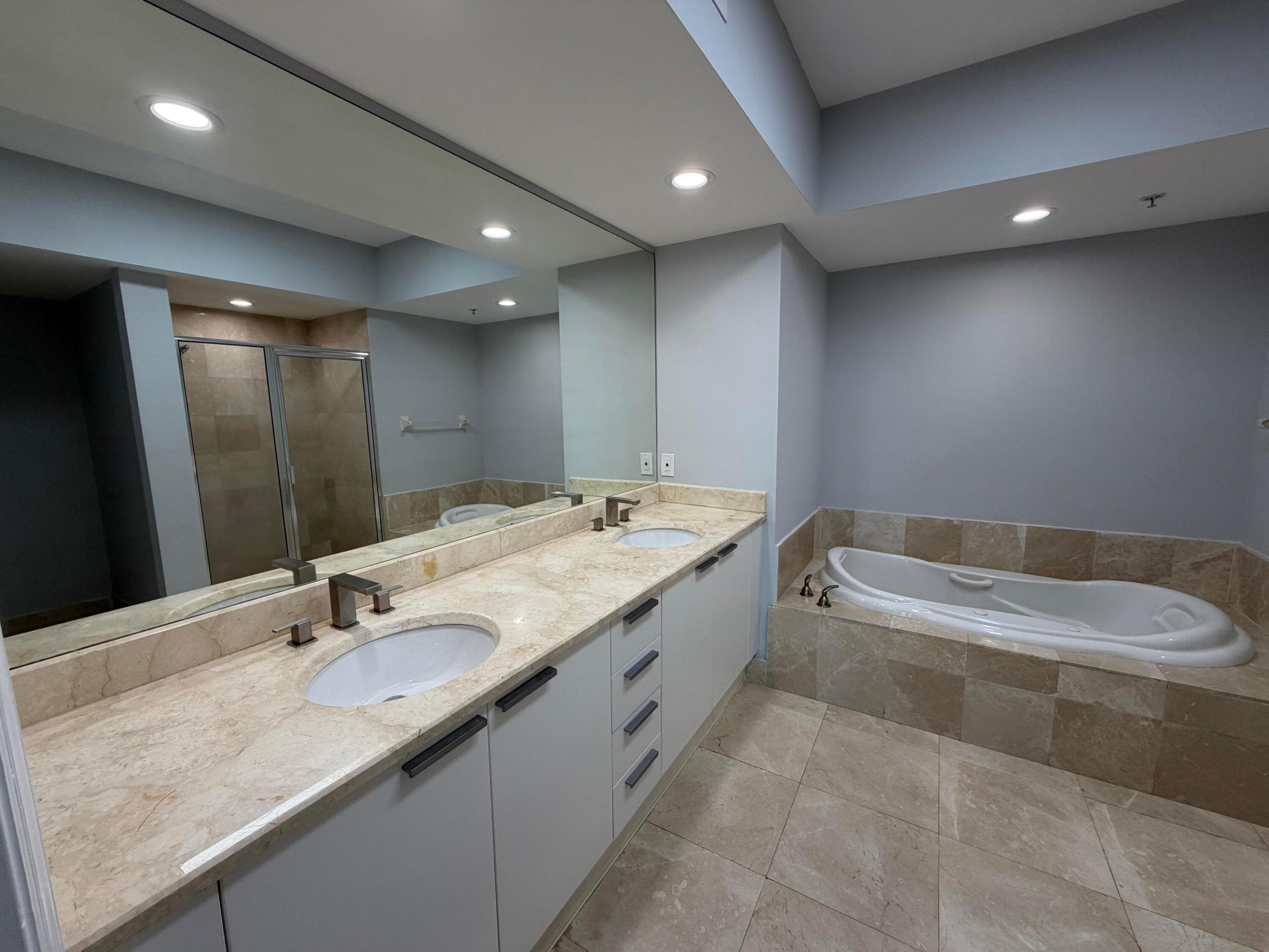 15051 Royal Oaks #1603 North Miami, FL 33181