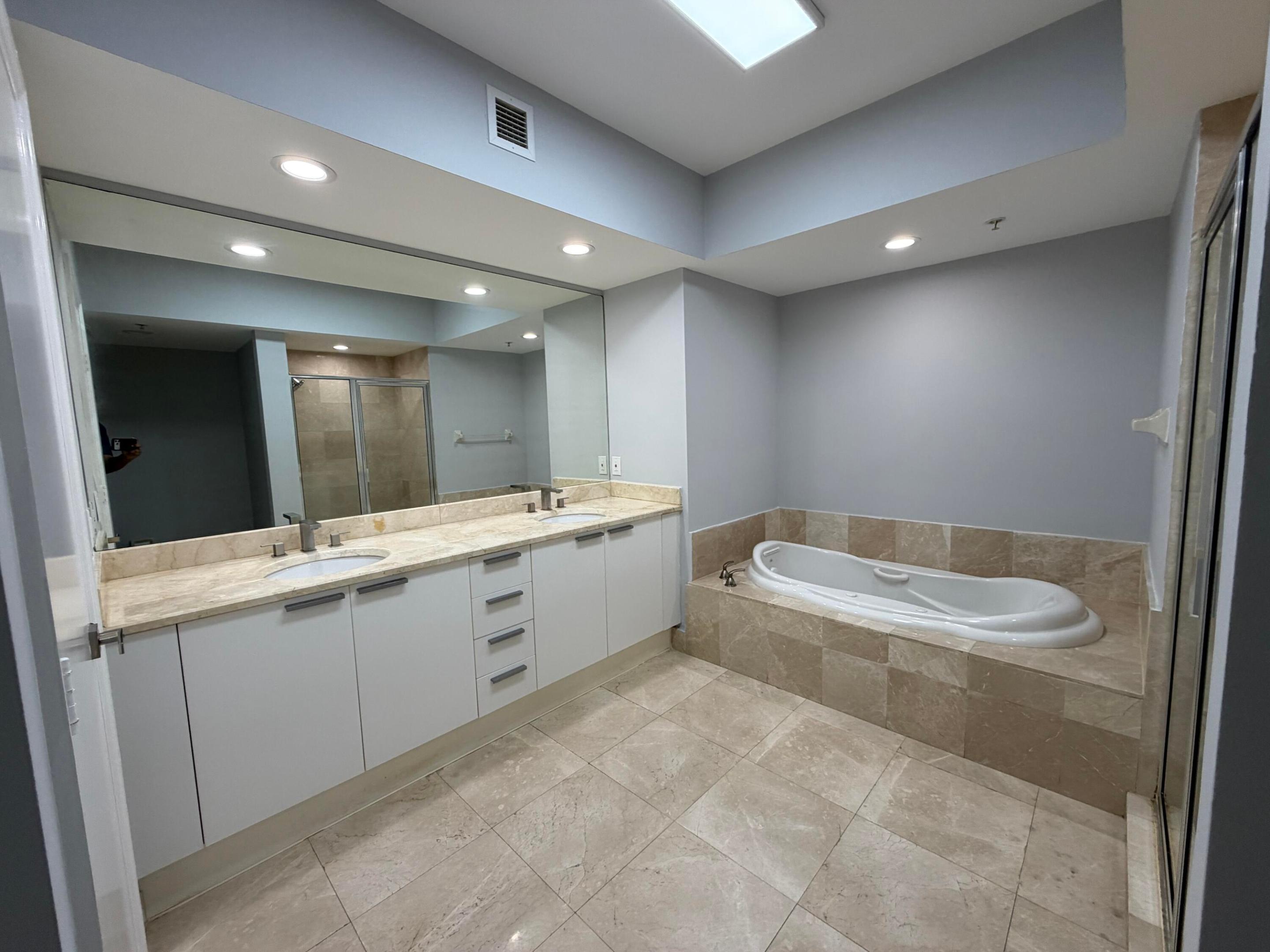 15051 Royal Oaks #1603 North Miami, FL 33181