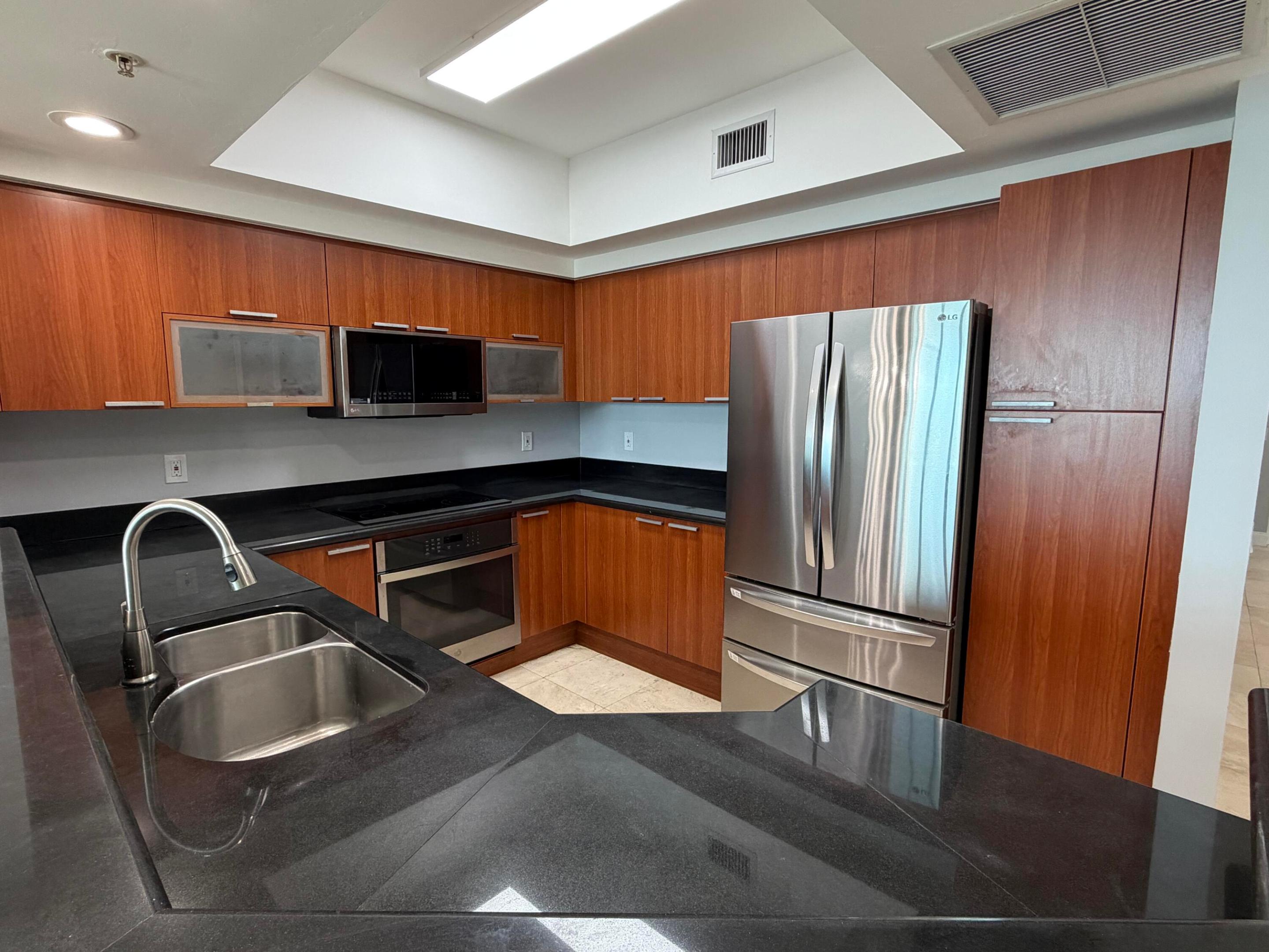 15051 Royal Oaks #1603 North Miami, FL 33181