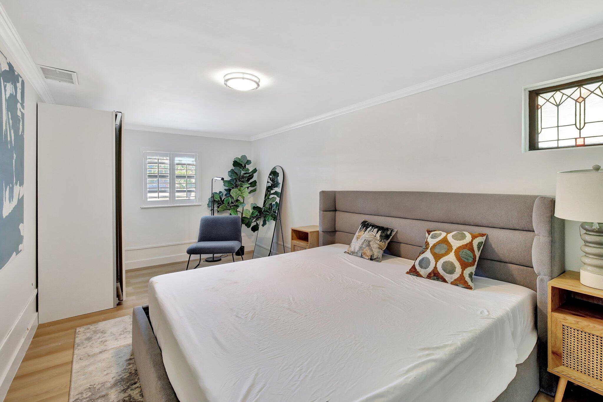 3019 N 57th Hollywood, FL 33021