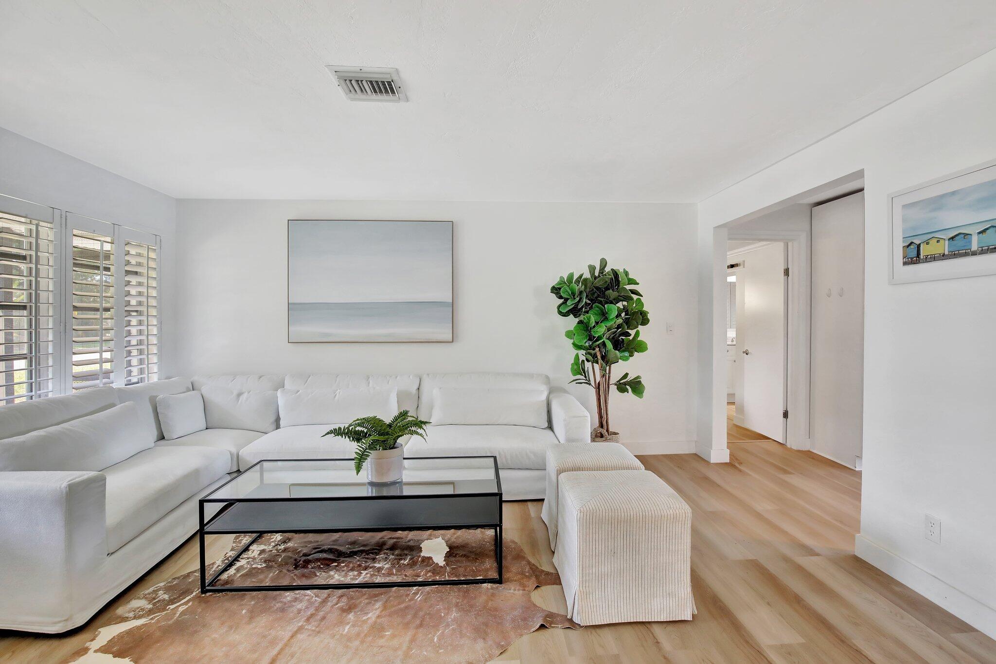 3019 N 57th Hollywood, FL 33021