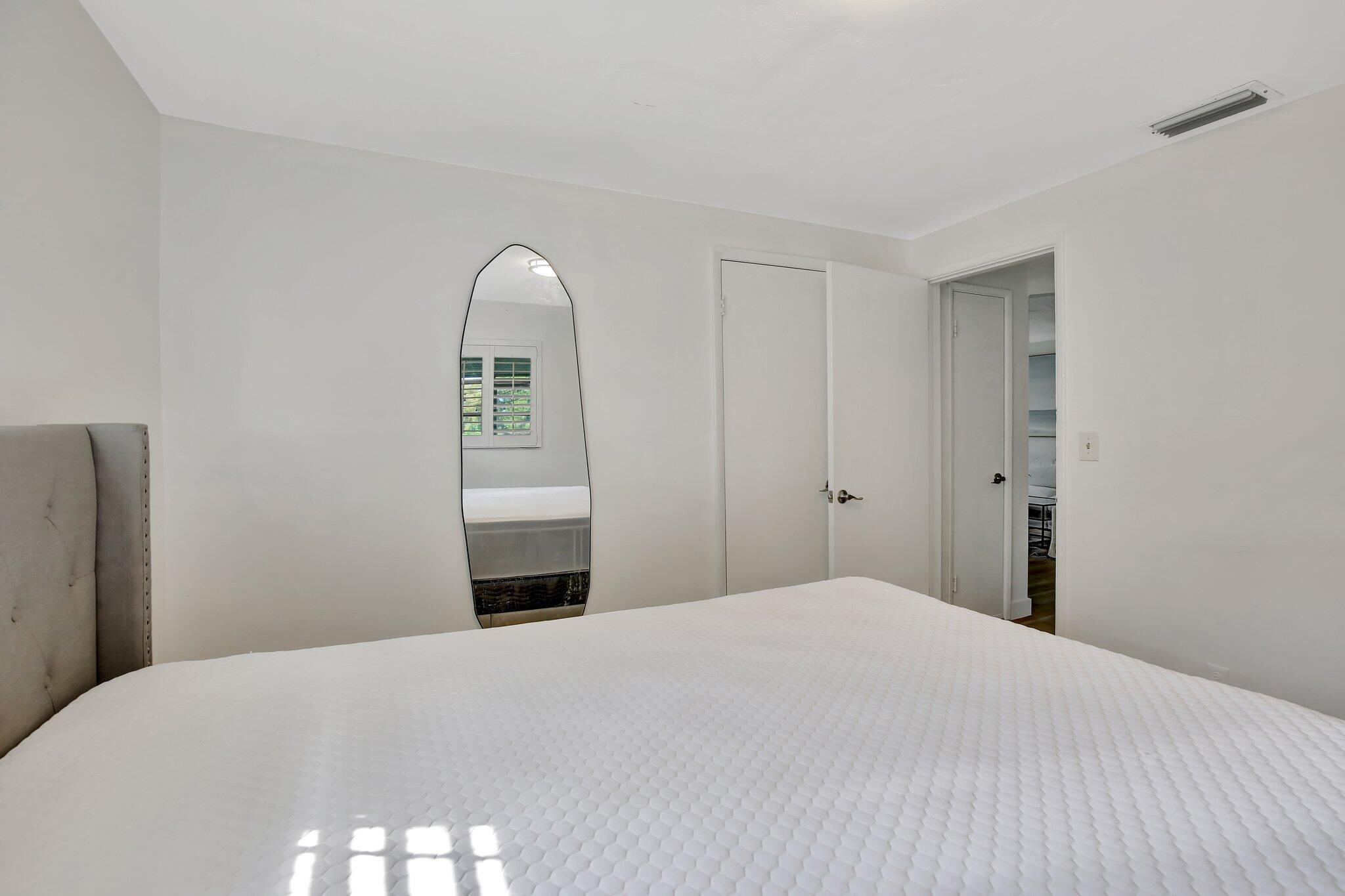 3019 N 57th Hollywood, FL 33021