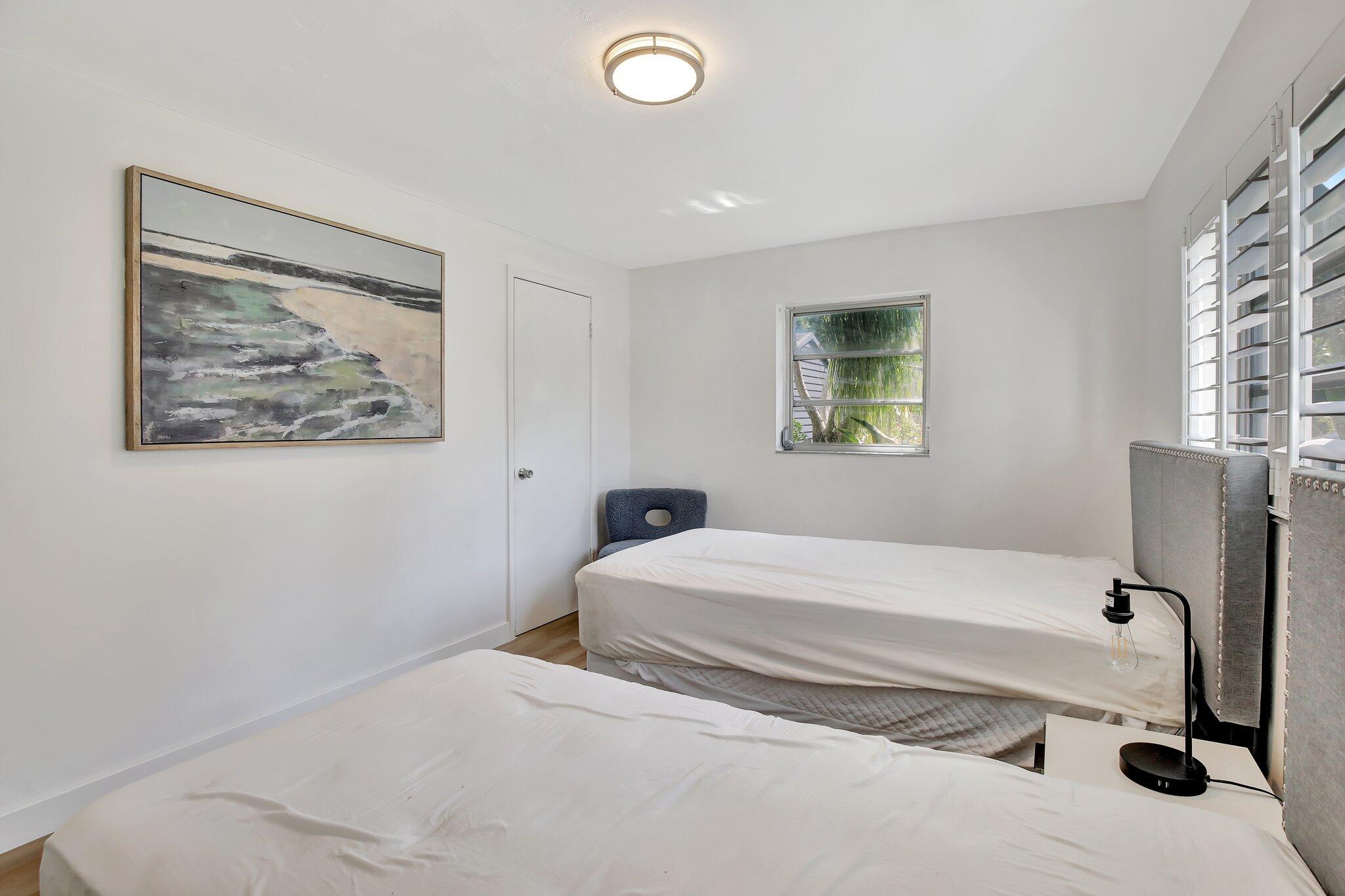 3019 N 57th Hollywood, FL 33021