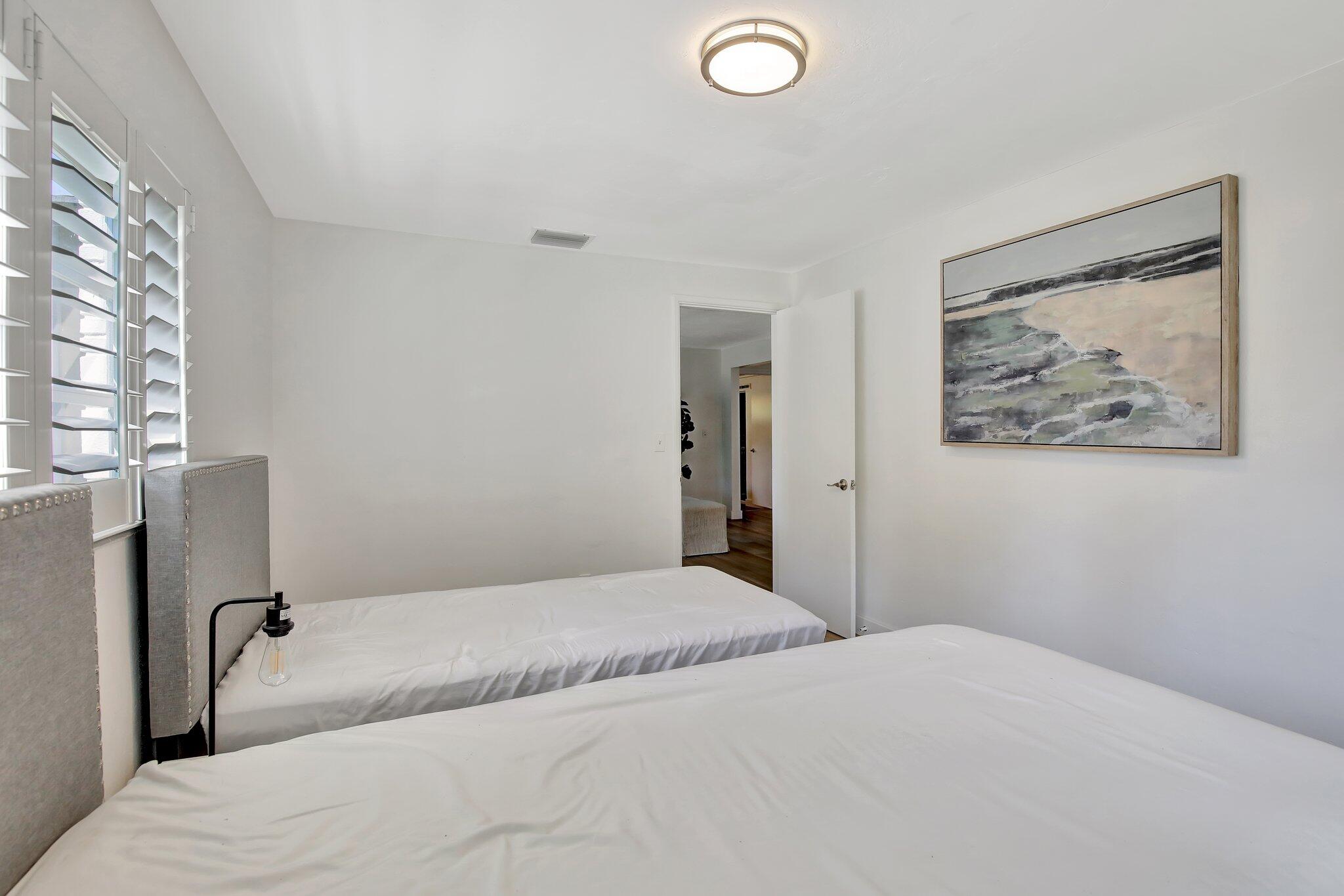 3019 N 57th Hollywood, FL 33021