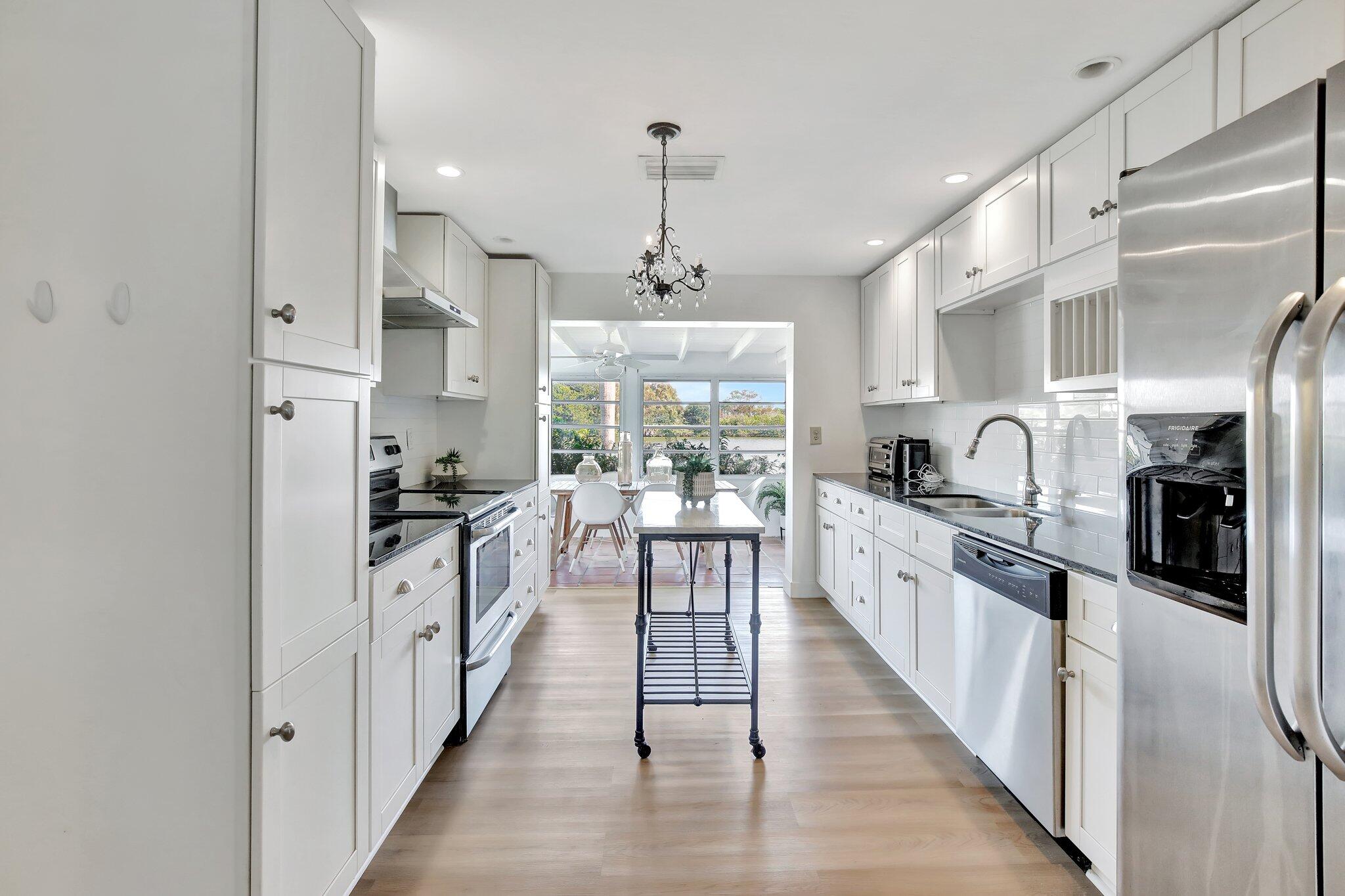 3019 N 57th Hollywood, FL 33021