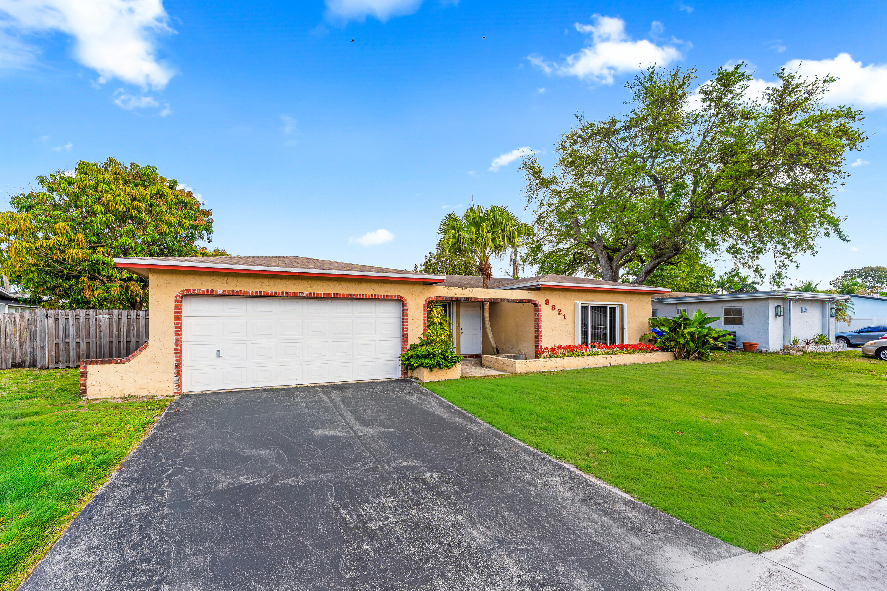 8821 NW 3rd Pembroke Pines, FL 33024