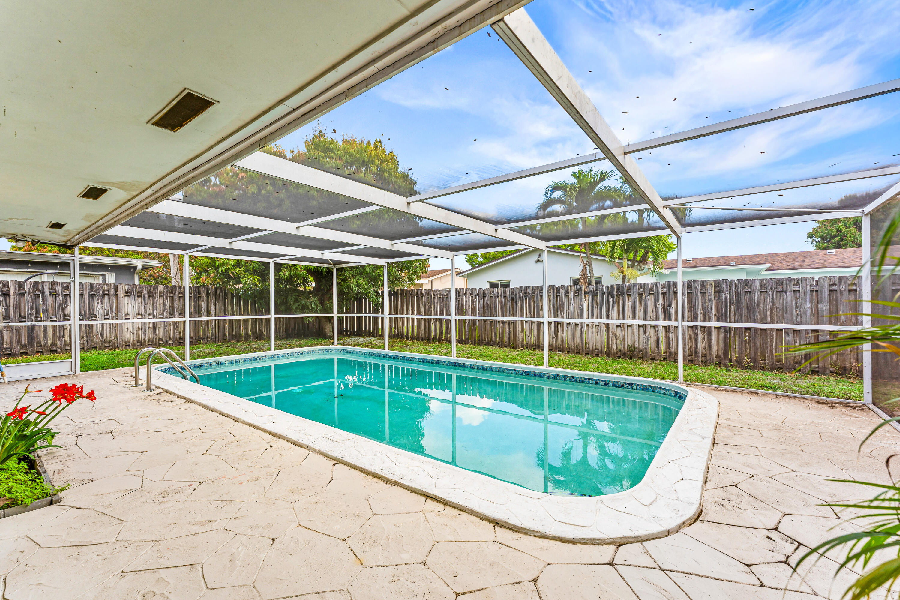 8821 NW 3rd Pembroke Pines, FL 33024