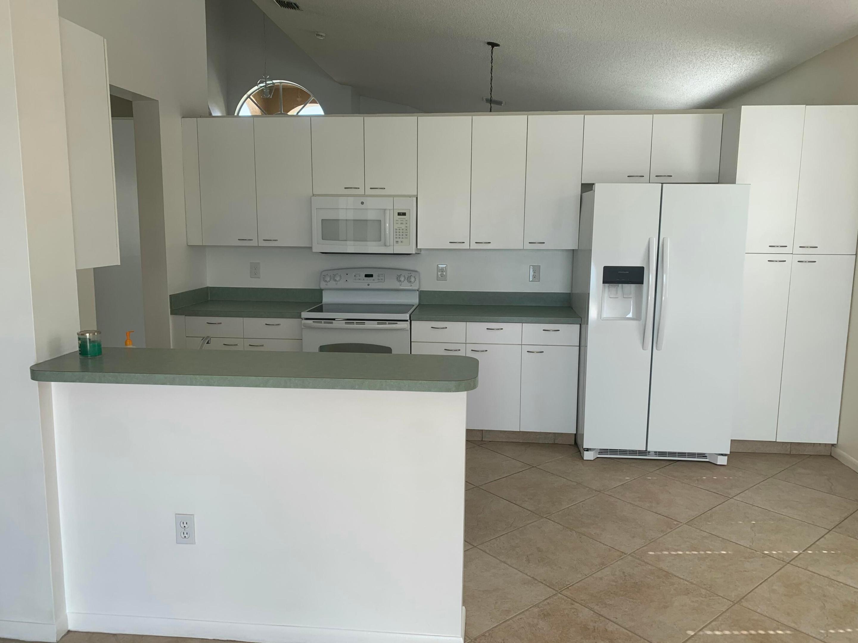 15350 NW 6th Pembroke Pines, FL 33028