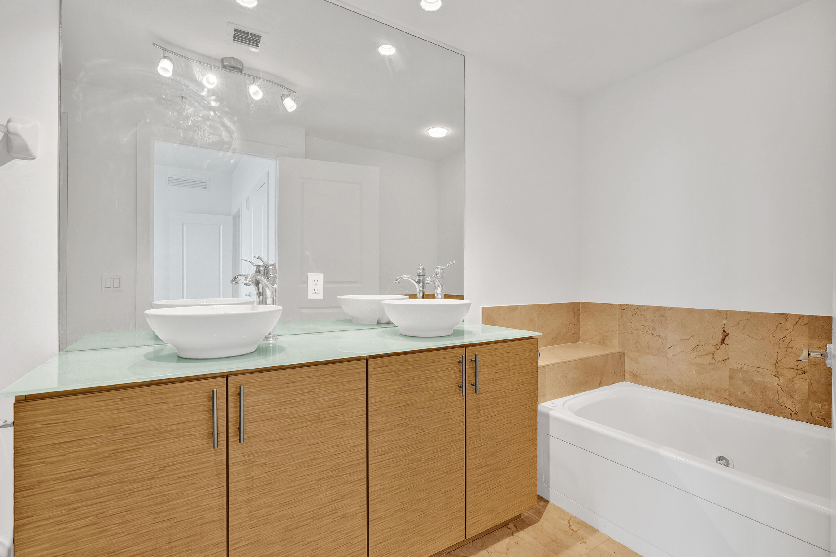 315 NE 3rd Ave #1201 Fort Lauderdale, FL 33301