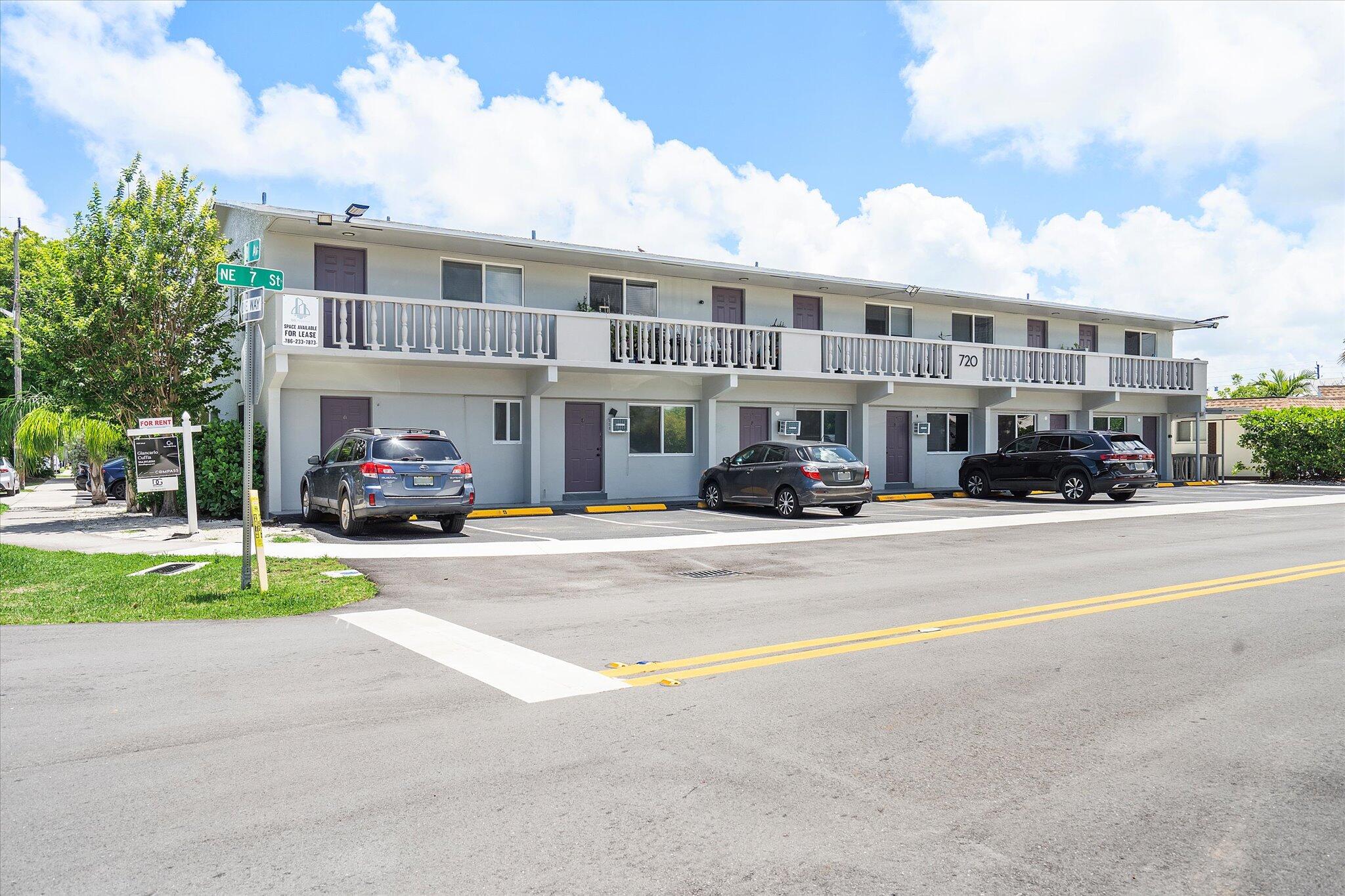 720 NE 7th #9