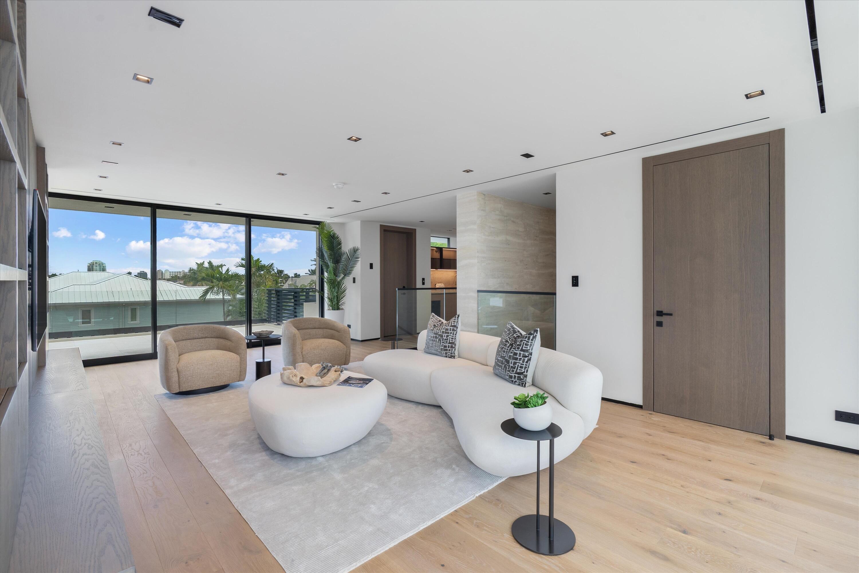 1721 SE 11th Fort Lauderdale, FL 33316