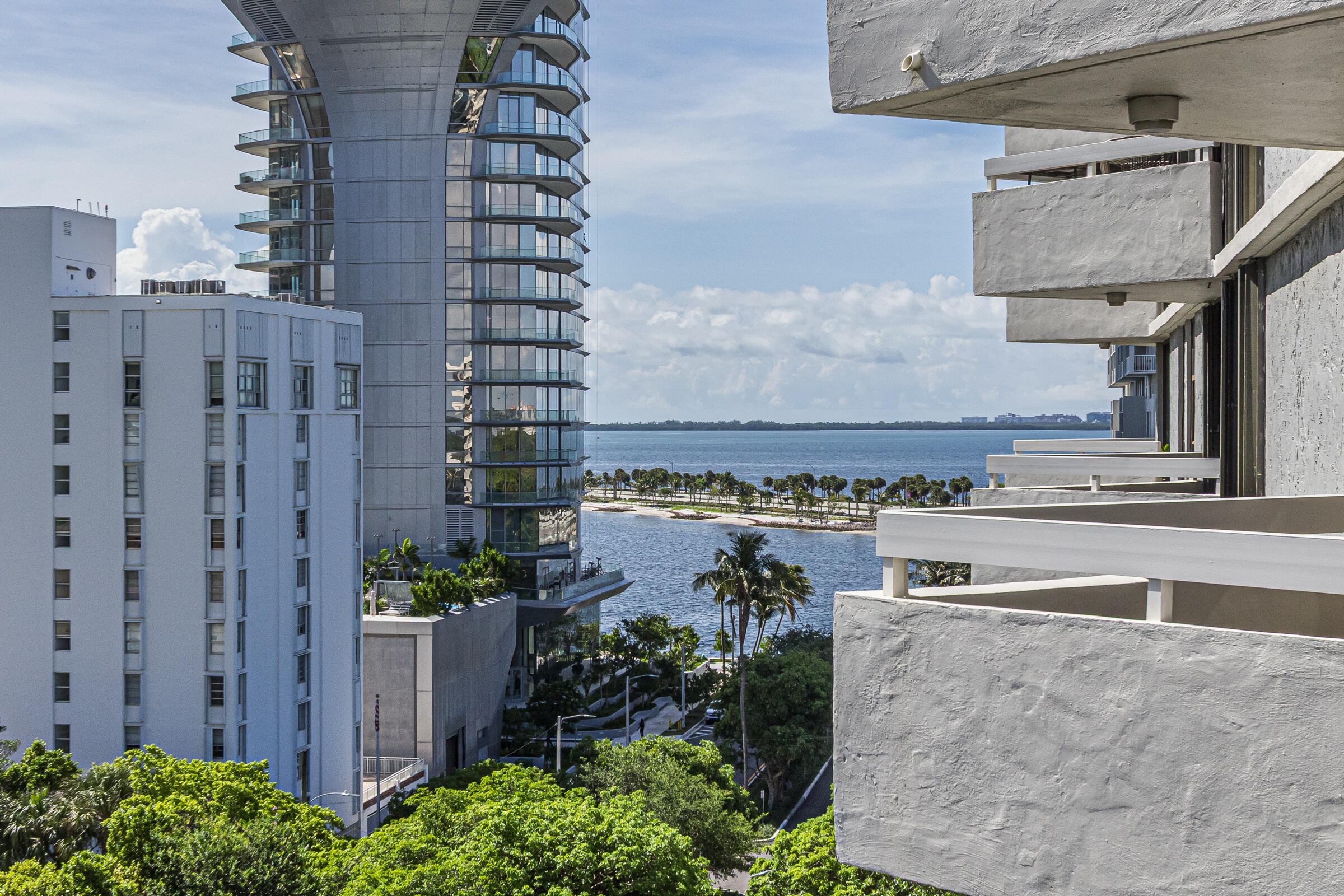 2501 Brickell #903 Miami, FL 33129
