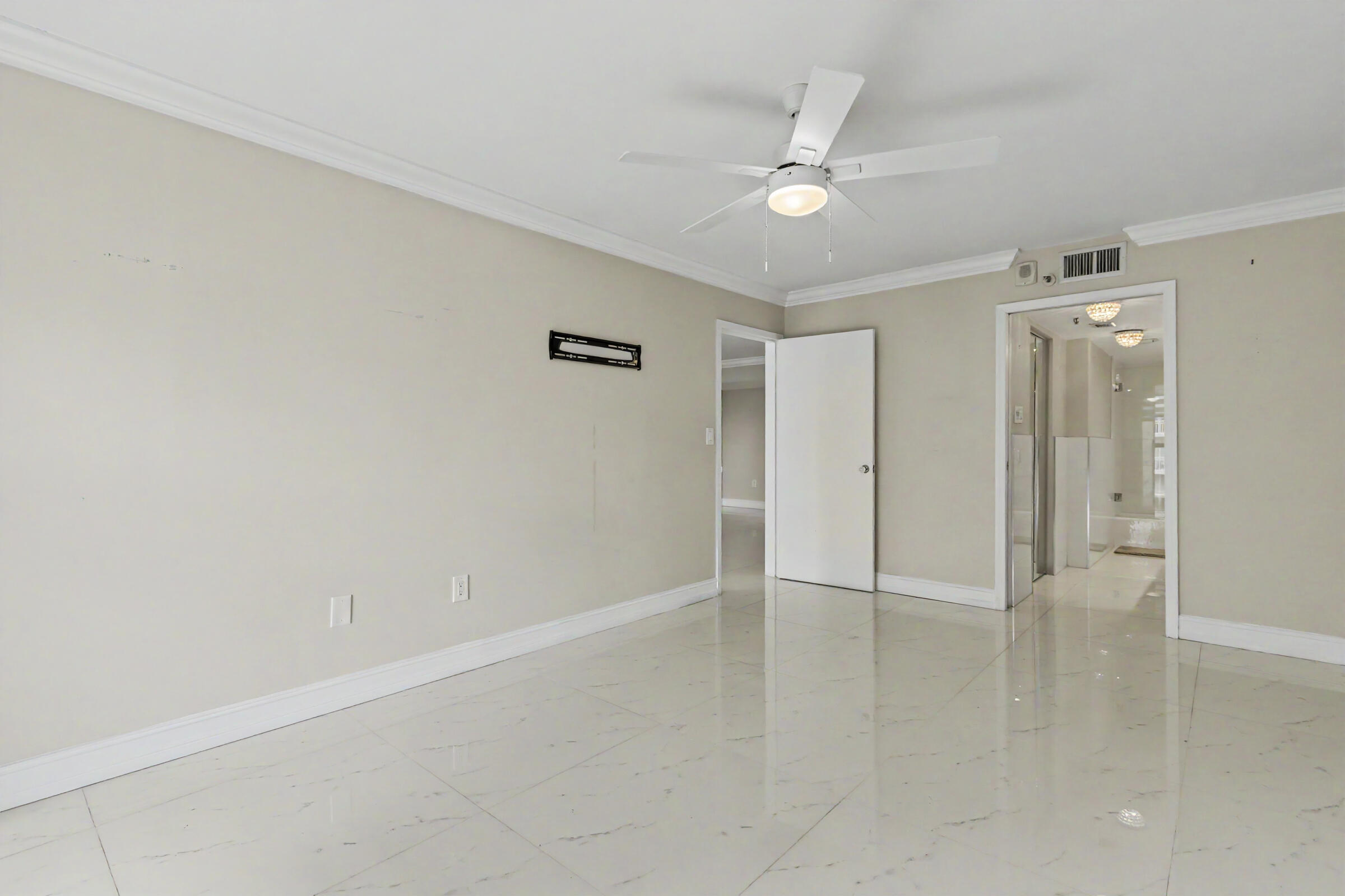 2501 Brickell #903 Miami, FL 33129