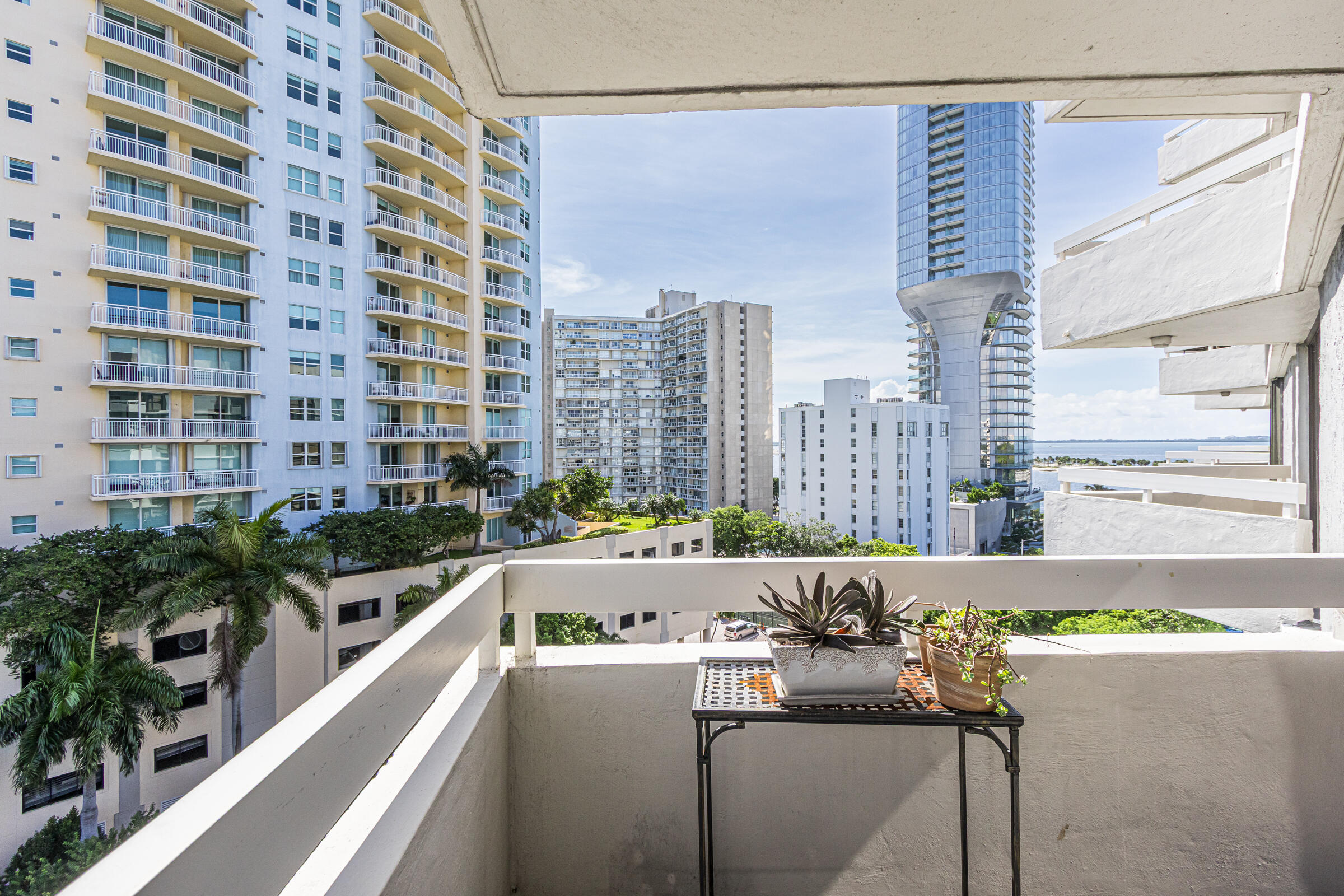 2501 Brickell #903 Miami, FL 33129