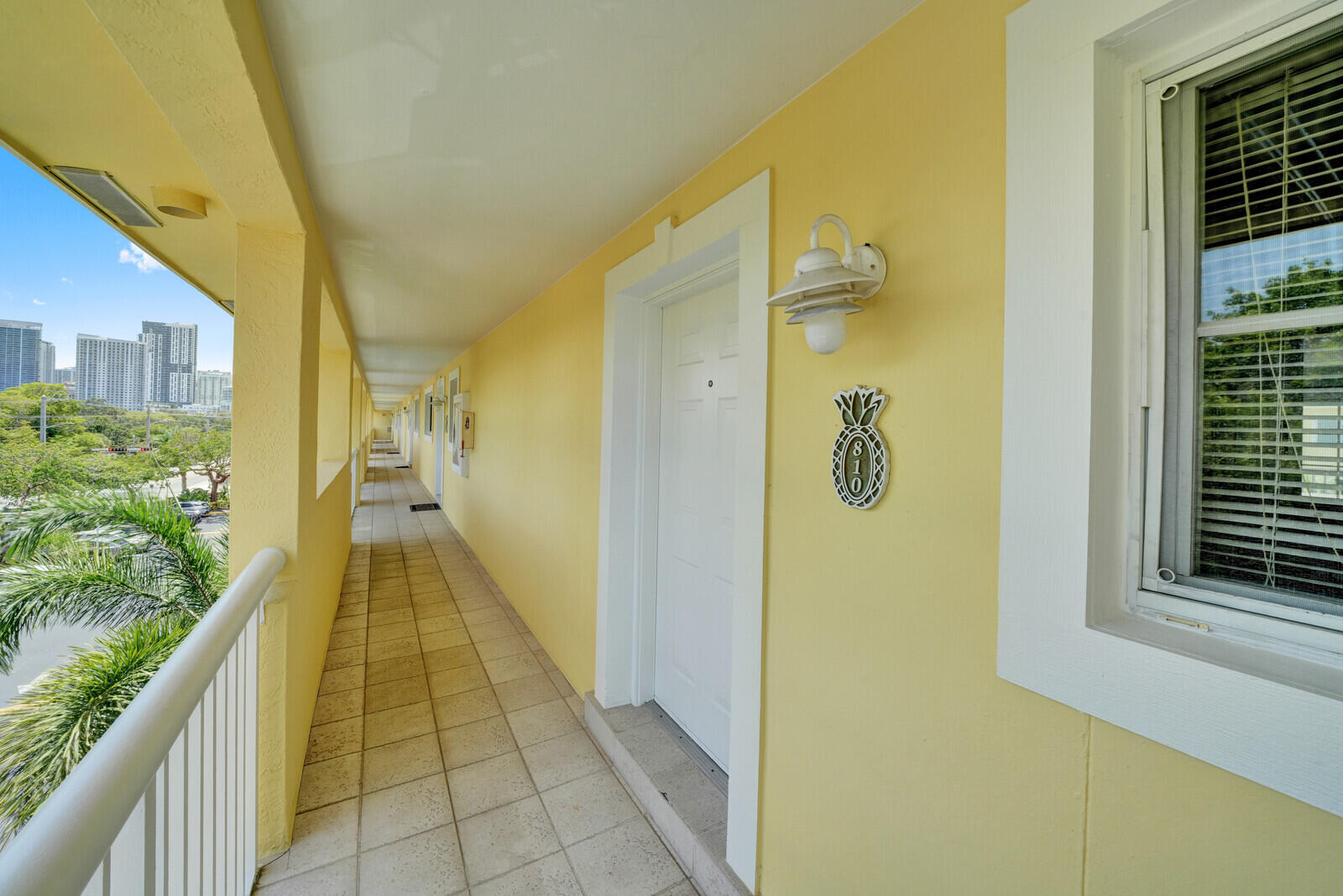 1501 E Broward #810