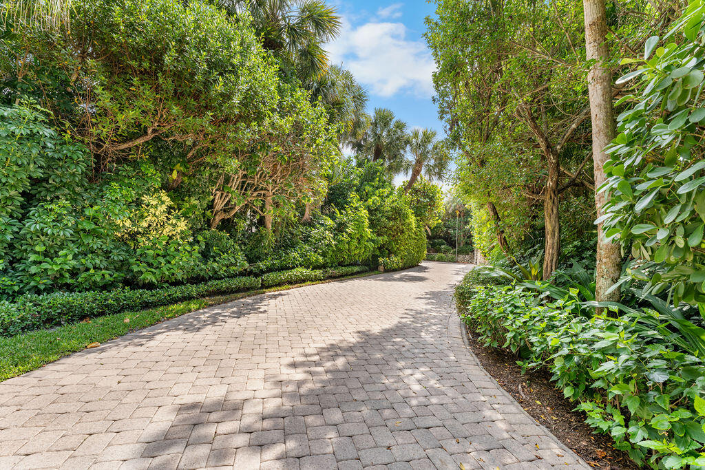 11958 Turtle Bch Rd North Palm Beach, FL 33408