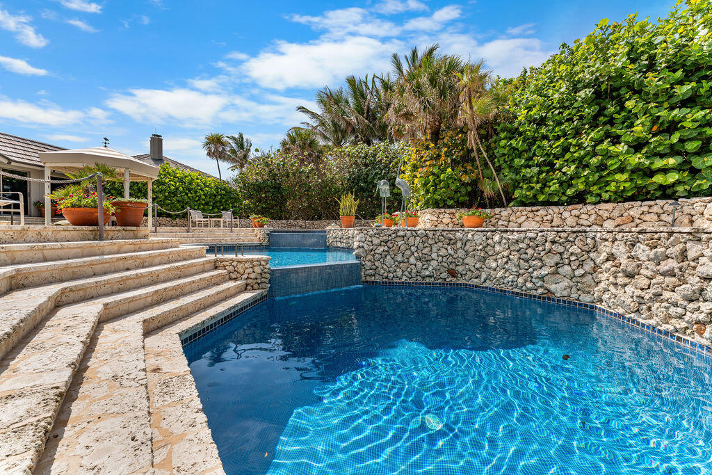11958 Turtle Bch Rd North Palm Beach, FL 33408