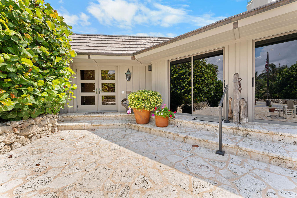 11958 Turtle Bch Rd North Palm Beach, FL 33408
