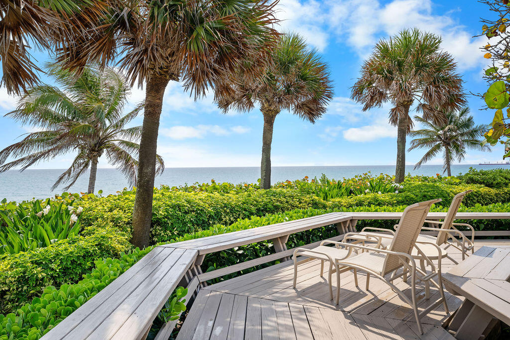 11958 Turtle Bch Rd North Palm Beach, FL 33408