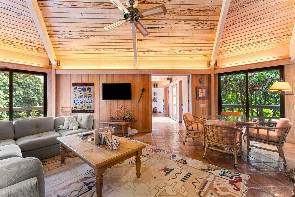 11958 Turtle Bch Rd North Palm Beach, FL 33408