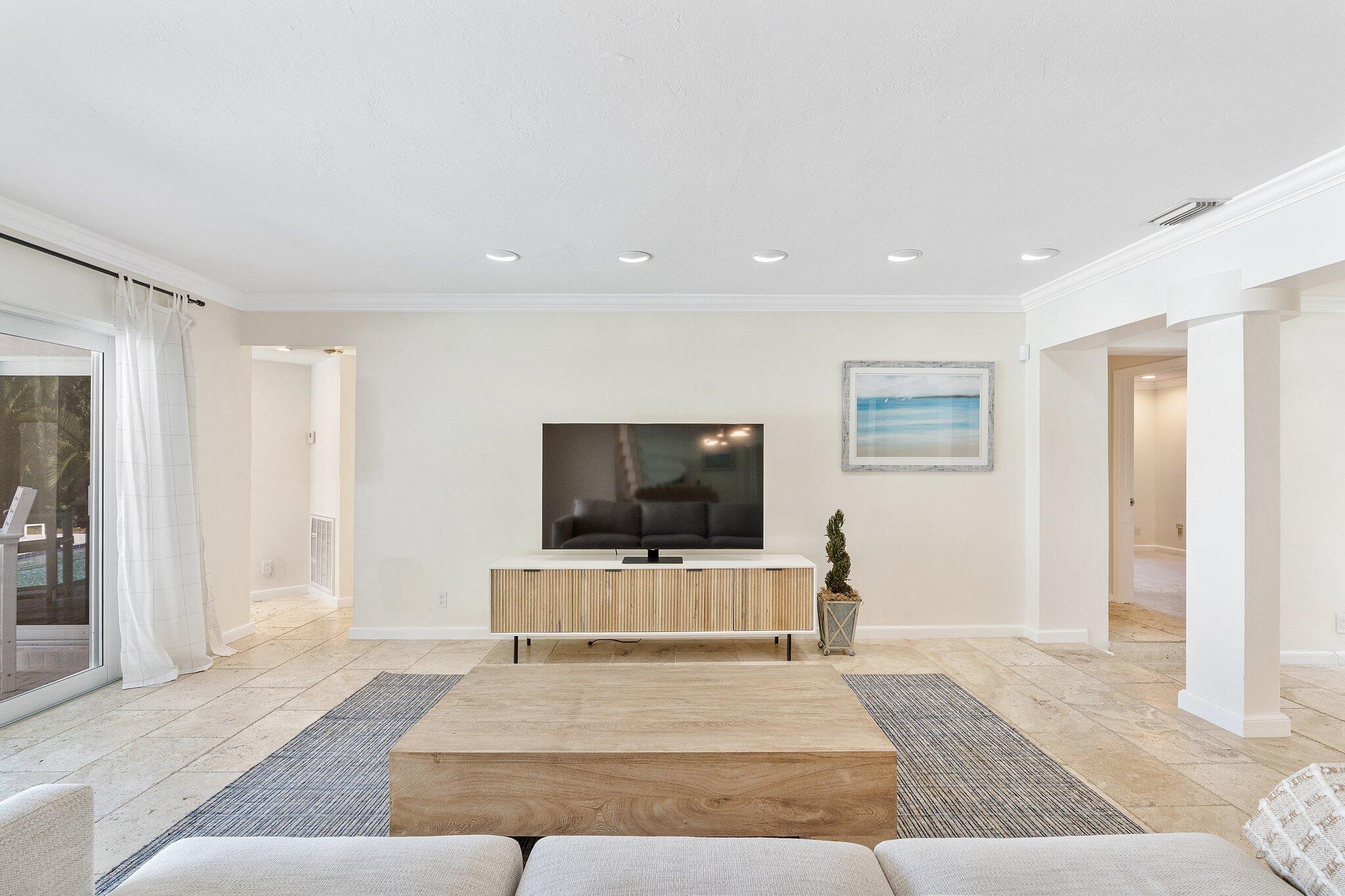 3241 NE 56th Ct Fort Lauderdale, FL 33308
