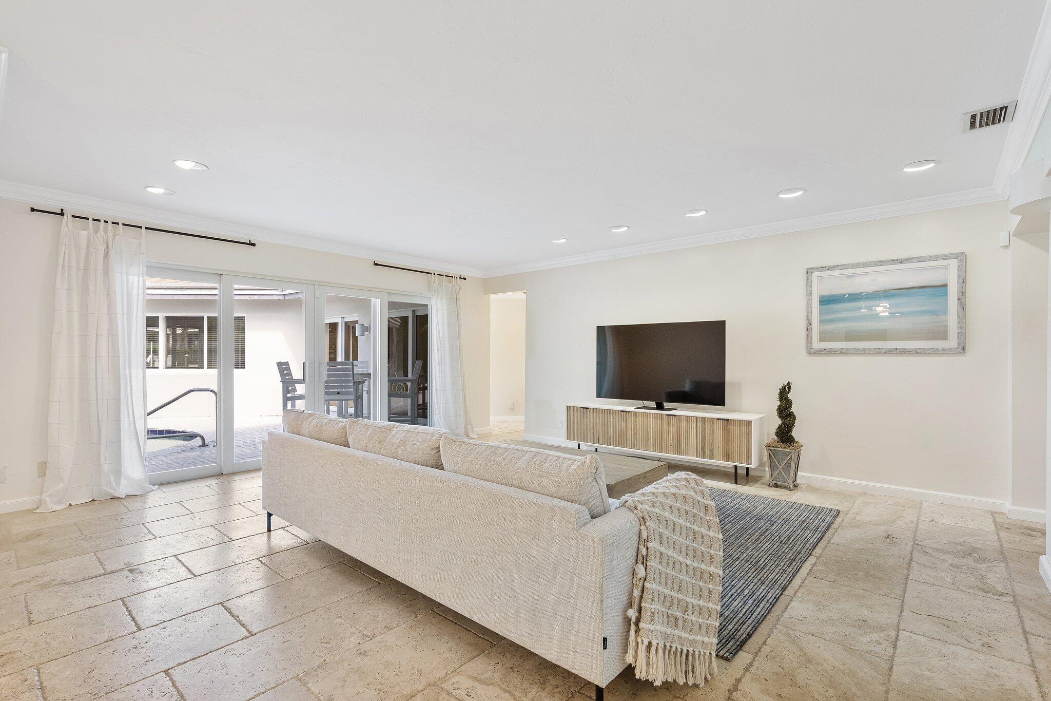 3241 NE 56th Ct Fort Lauderdale, FL 33308