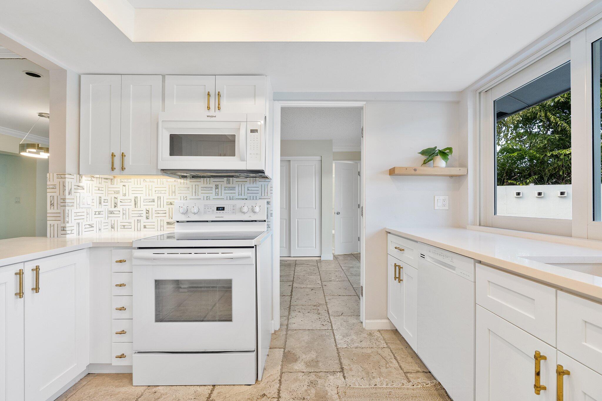 3241 NE 56th Ct Fort Lauderdale, FL 33308