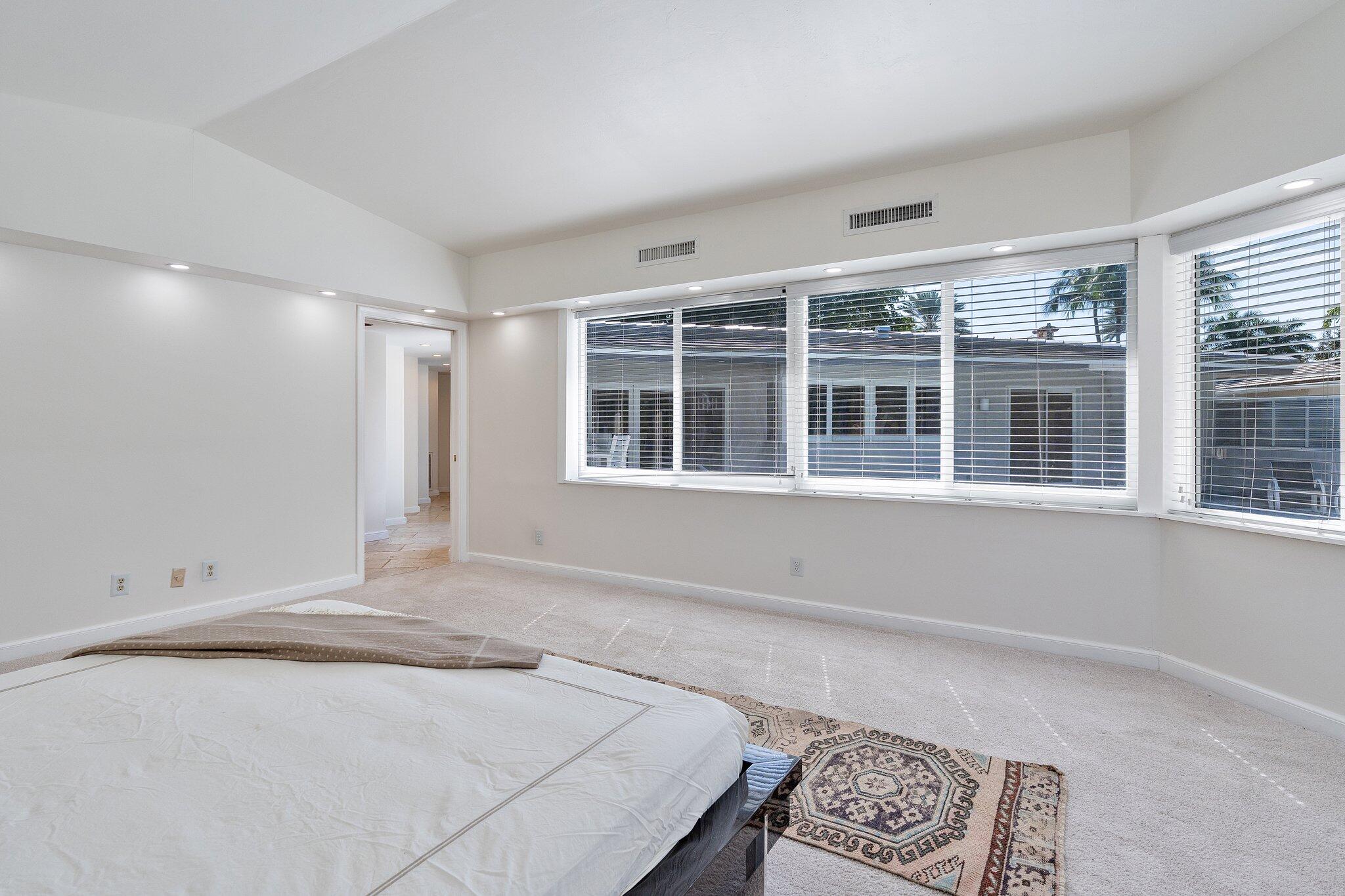 3241 NE 56th Ct Fort Lauderdale, FL 33308