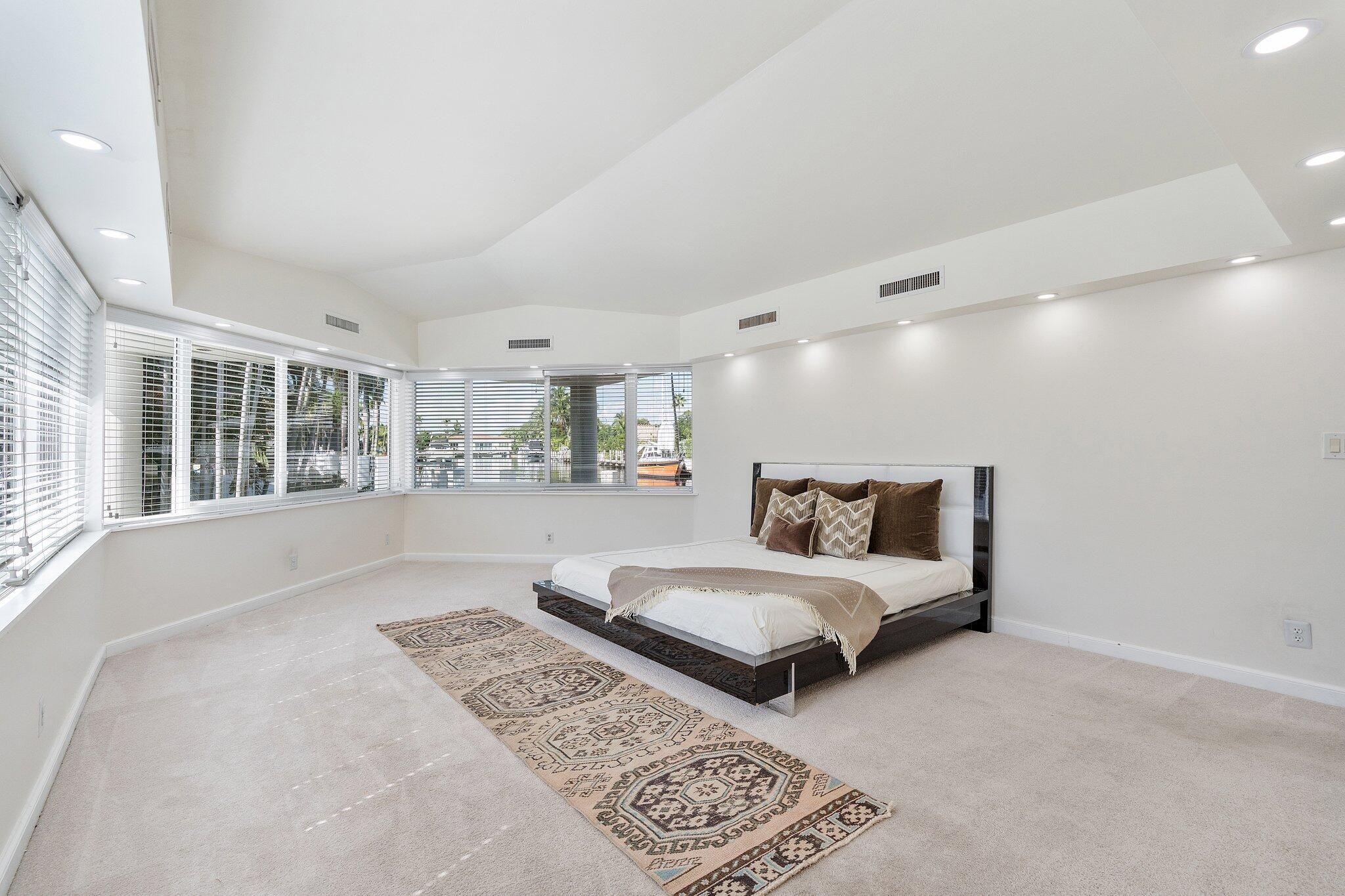 3241 NE 56th Ct Fort Lauderdale, FL 33308