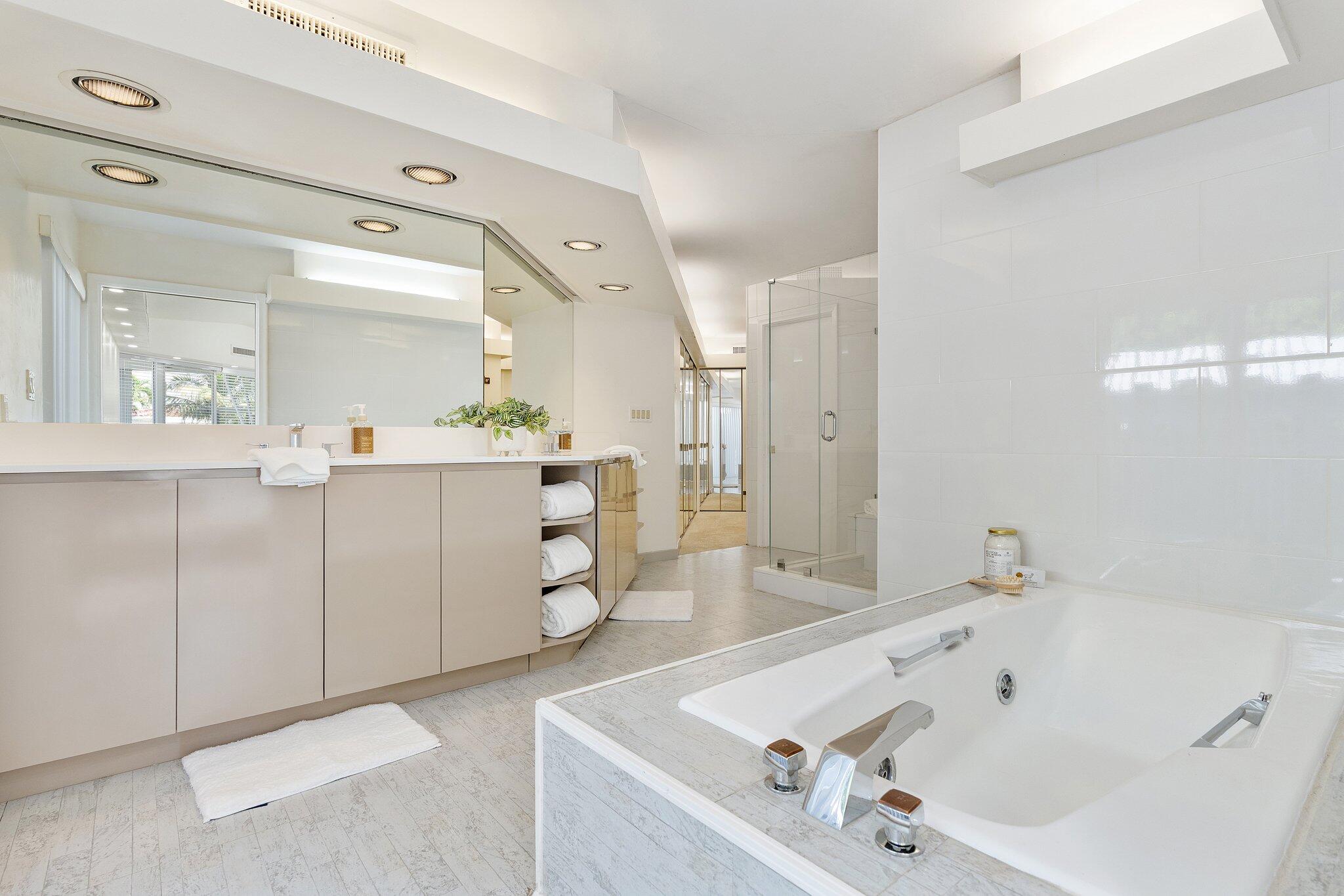 3241 NE 56th Ct Fort Lauderdale, FL 33308
