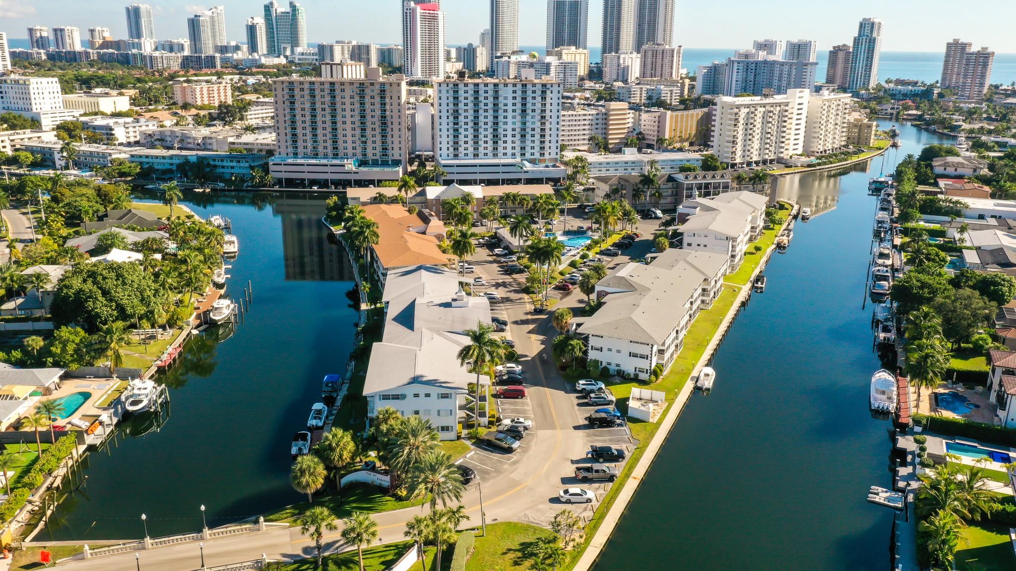 450 Paradise Isle Blvd Hallandale Beach, FL 33009