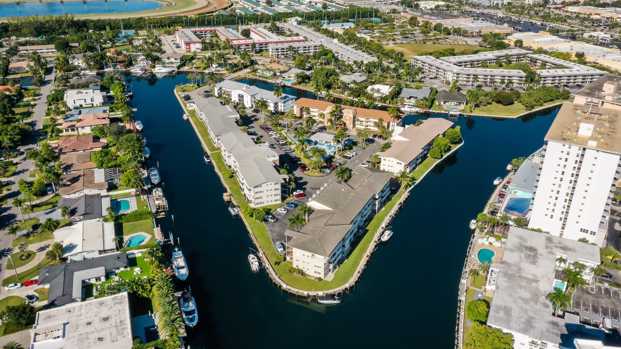 450 Paradise Isle Blvd Hallandale Beach, FL 33009