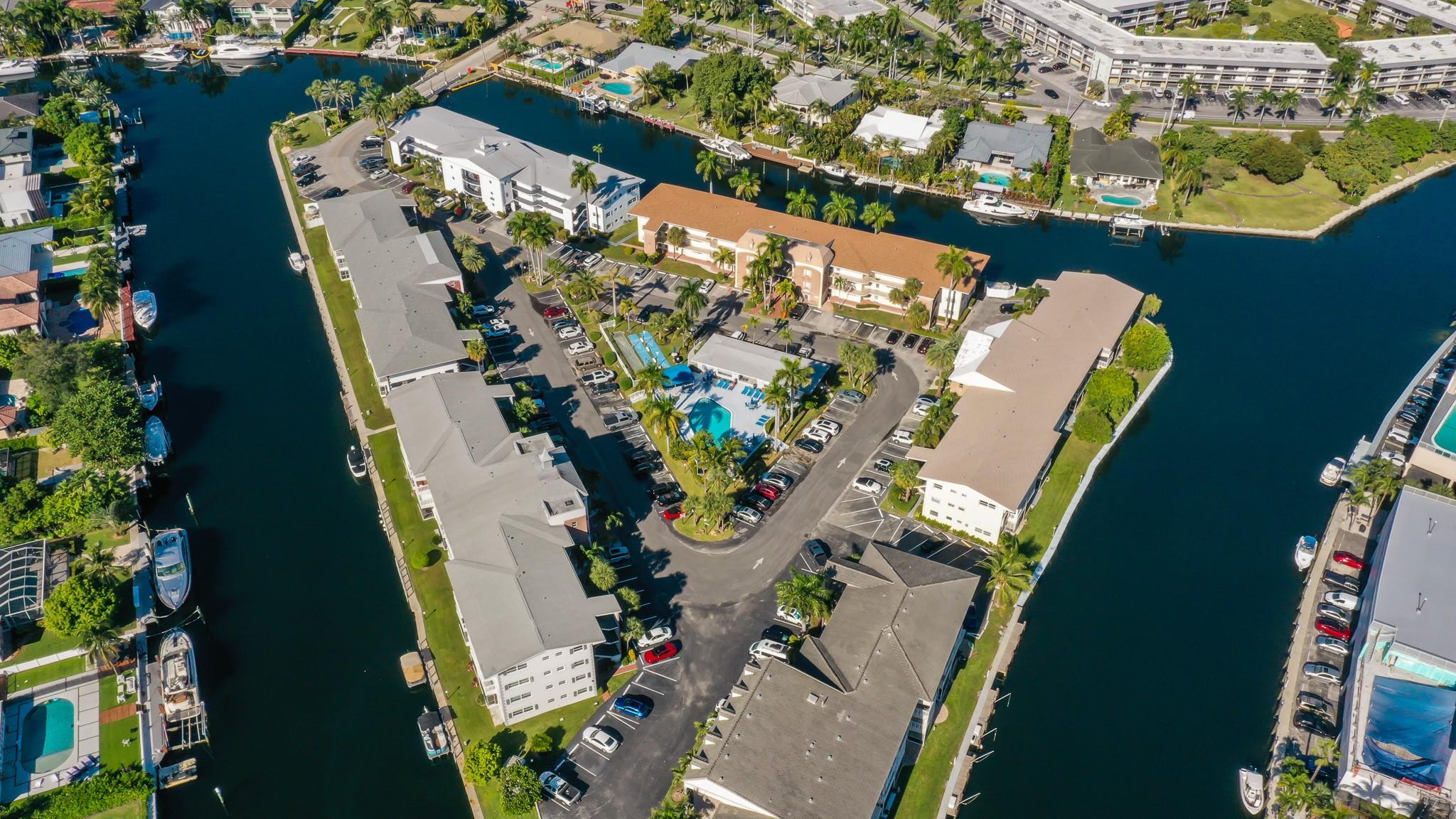 450 Paradise Isle Blvd Hallandale Beach, FL 33009