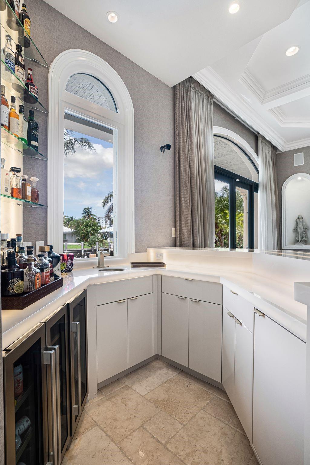 4050 NE 30th Ave Lighthouse Point, FL 33064