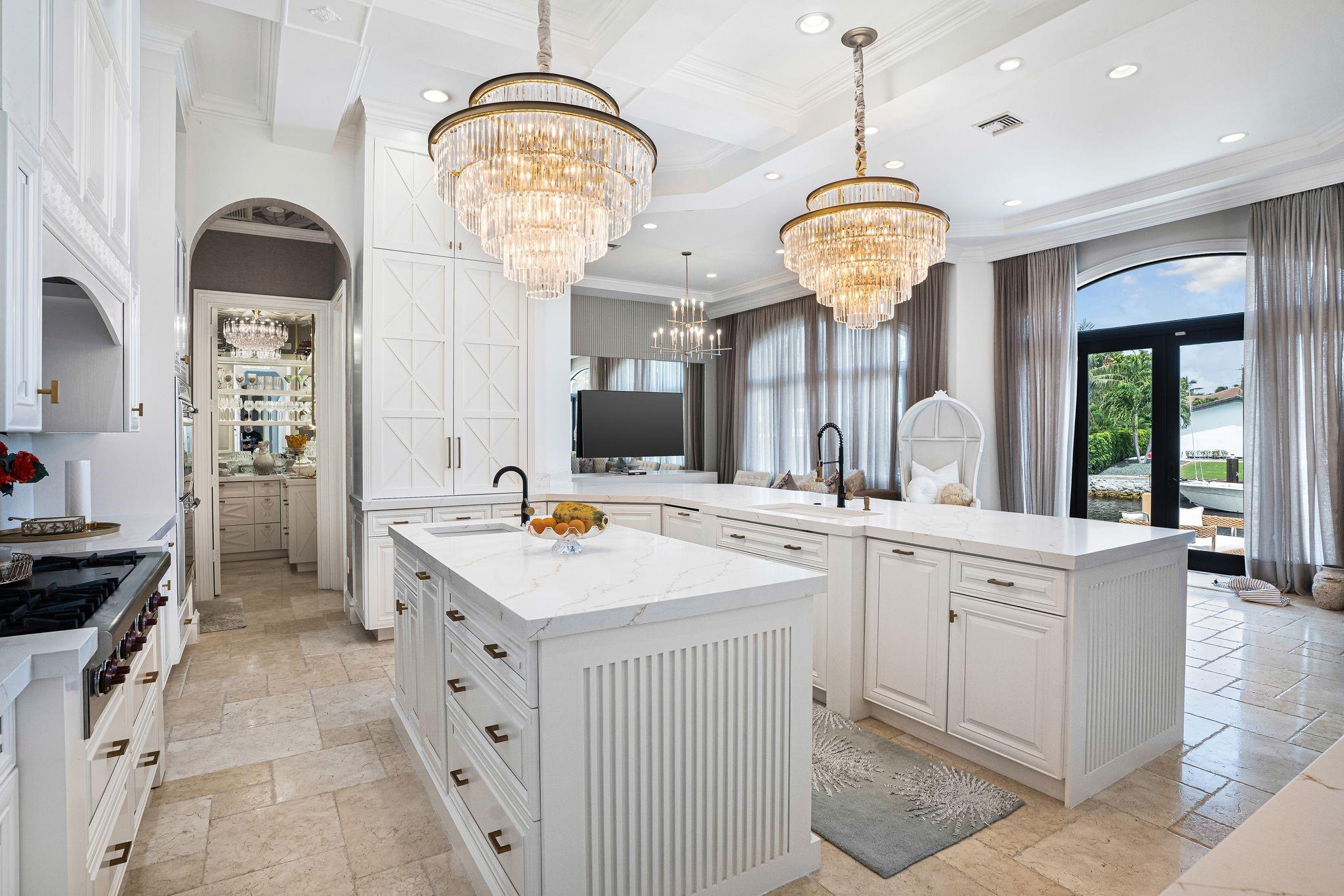 4050 NE 30th Ave Lighthouse Point, FL 33064