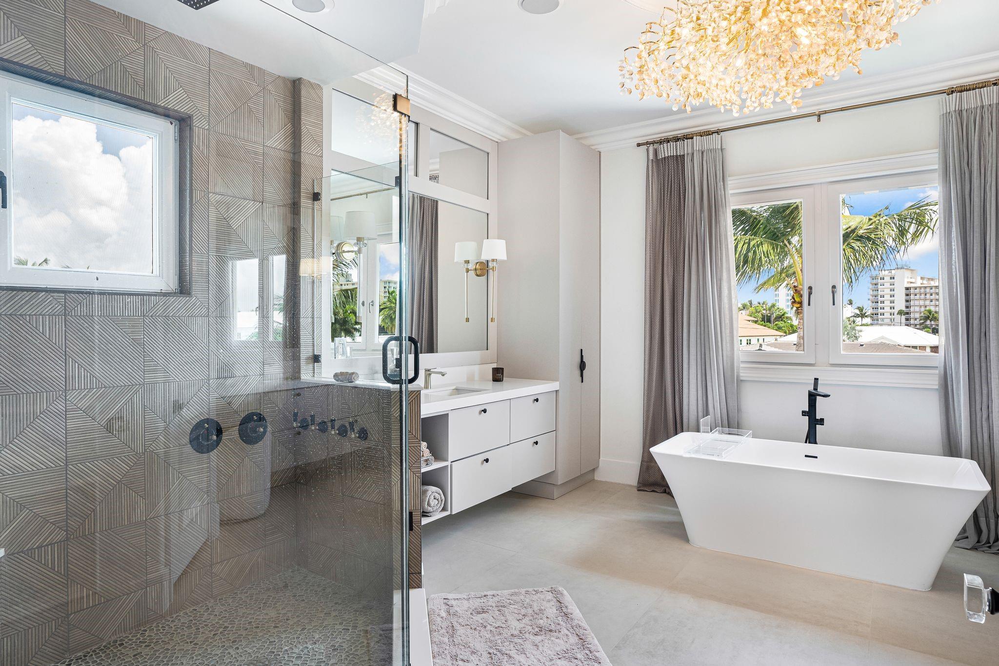 4050 NE 30th Ave Lighthouse Point, FL 33064