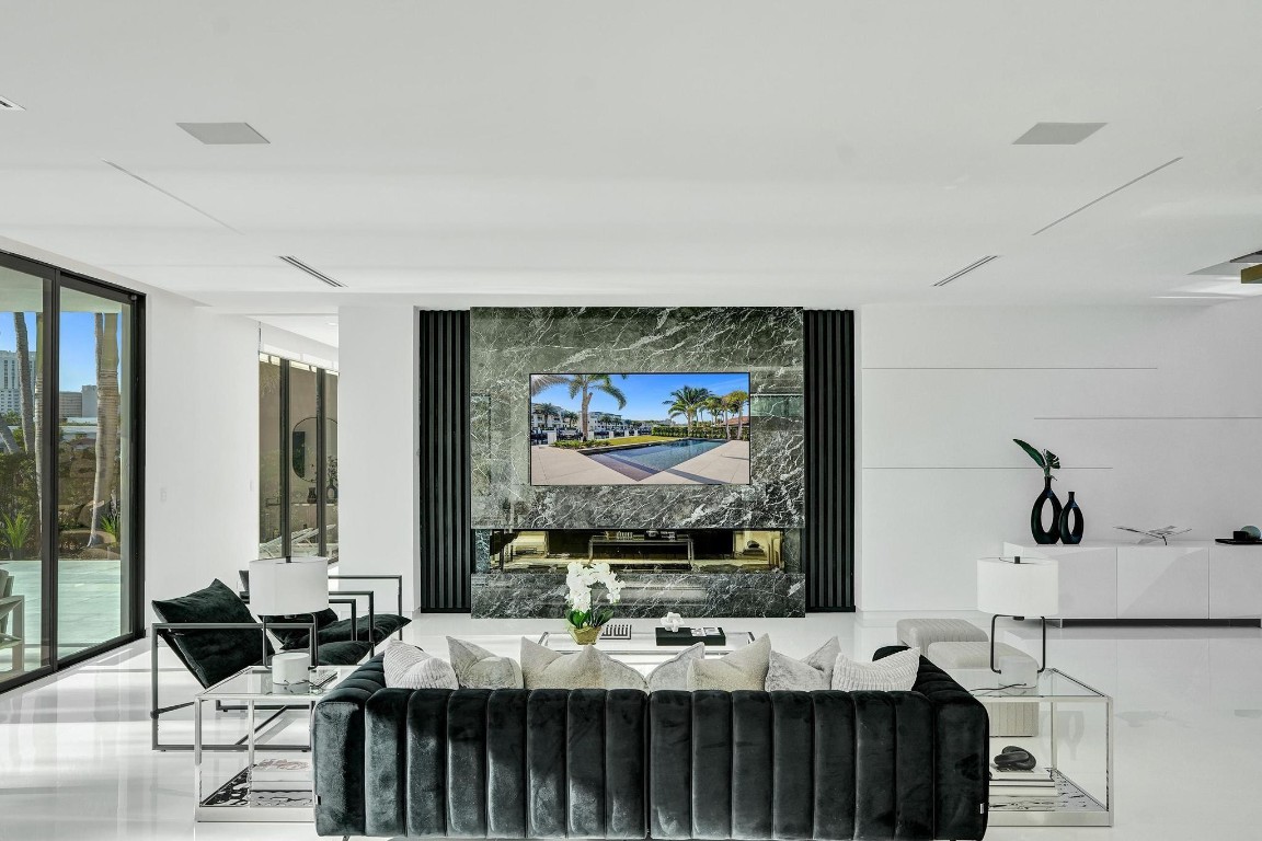 4232 E Tradewinds Fort Lauderdale, FL 33308