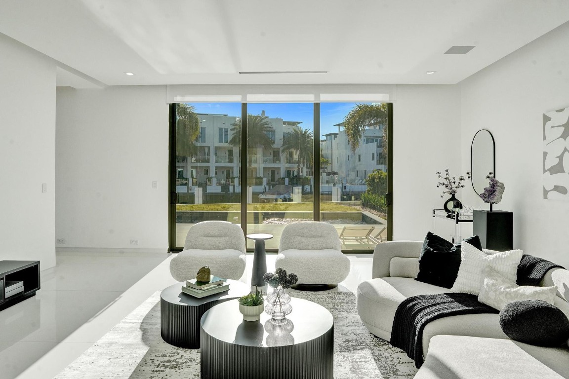 4232 E Tradewinds Fort Lauderdale, FL 33308