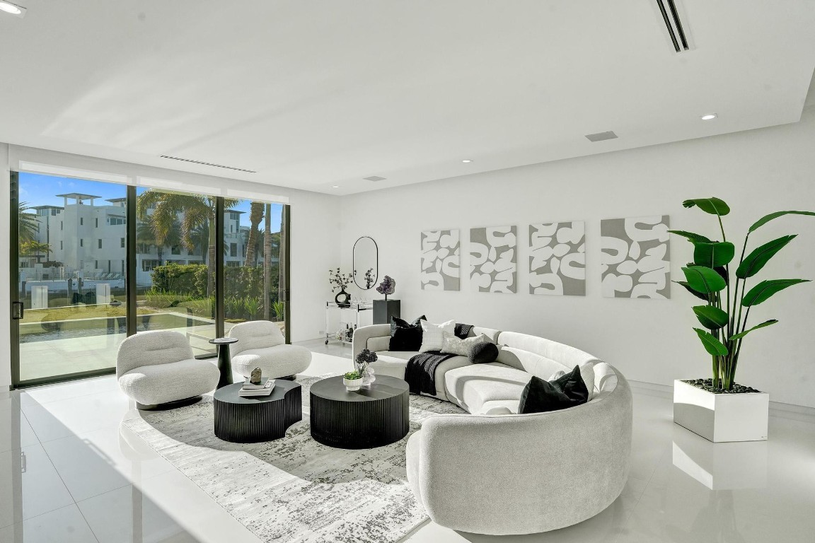 4232 E Tradewinds Fort Lauderdale, FL 33308