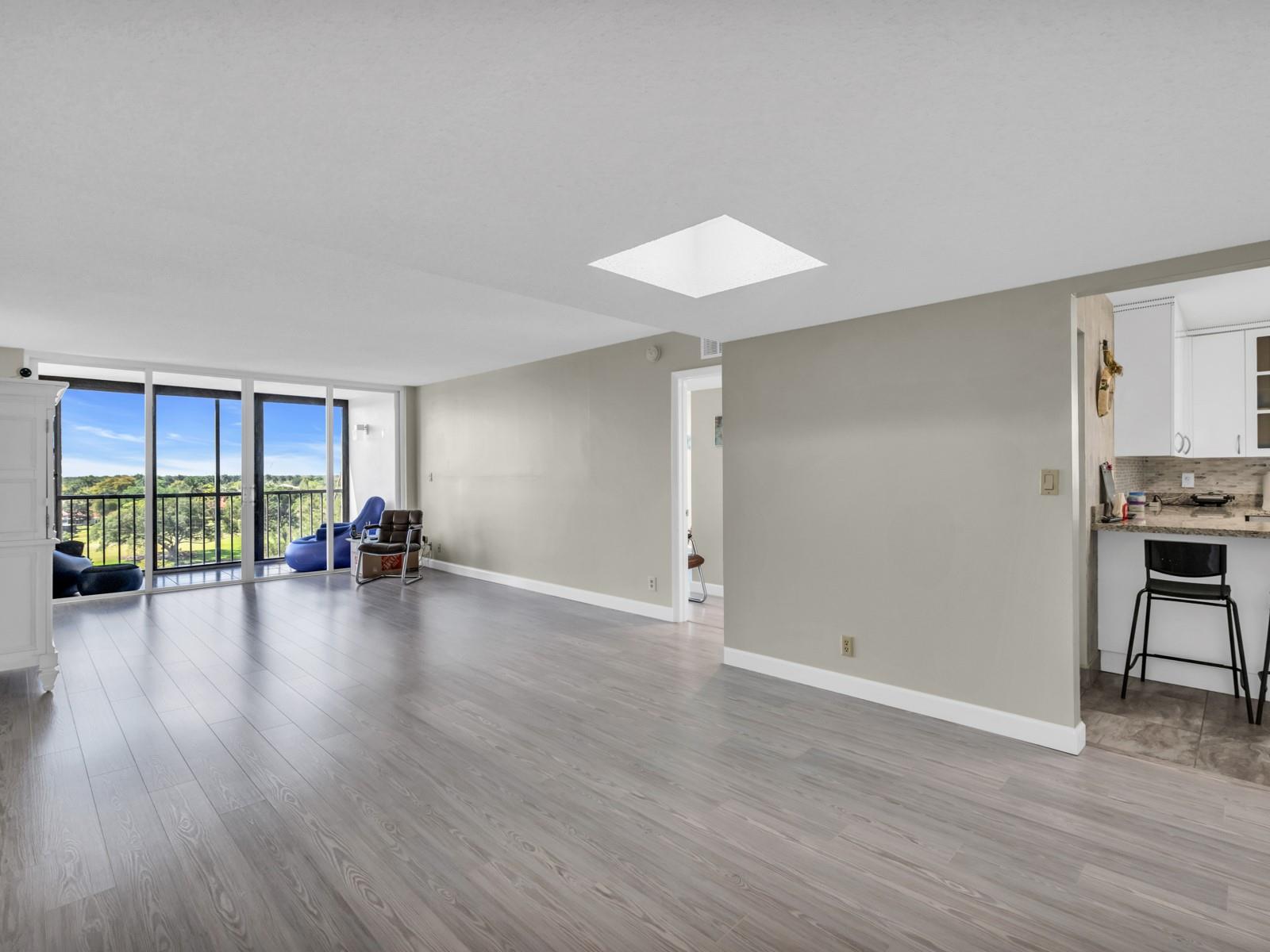 16300 Golf Clb Rd #719 Weston, FL 33326